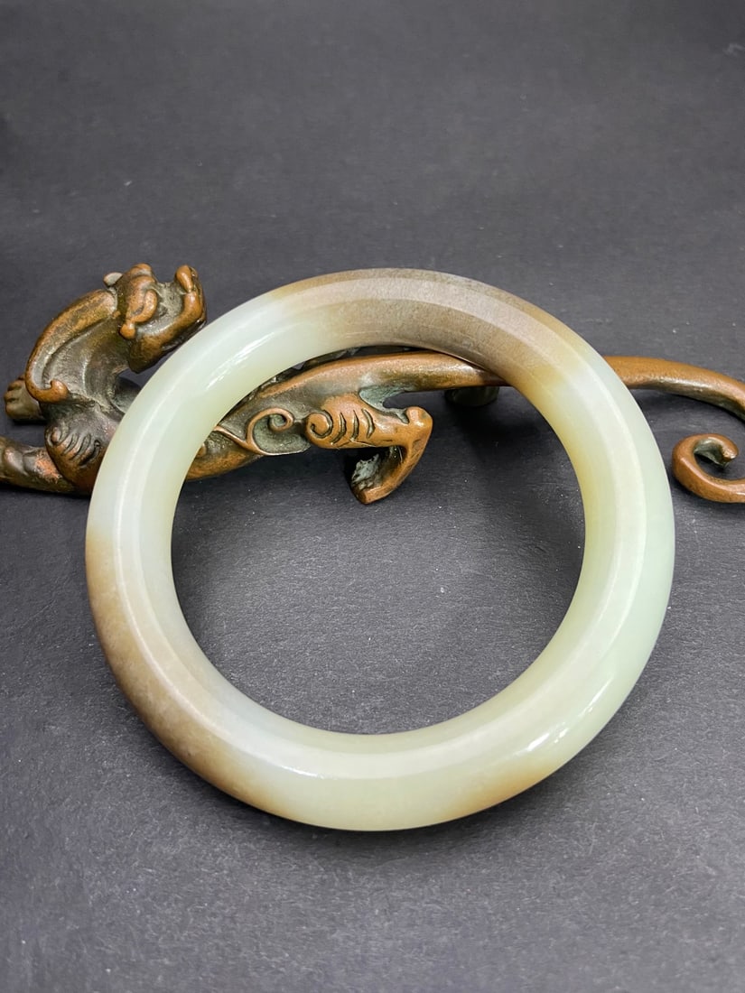 An Exquisite White Jade Bracelets - 2
