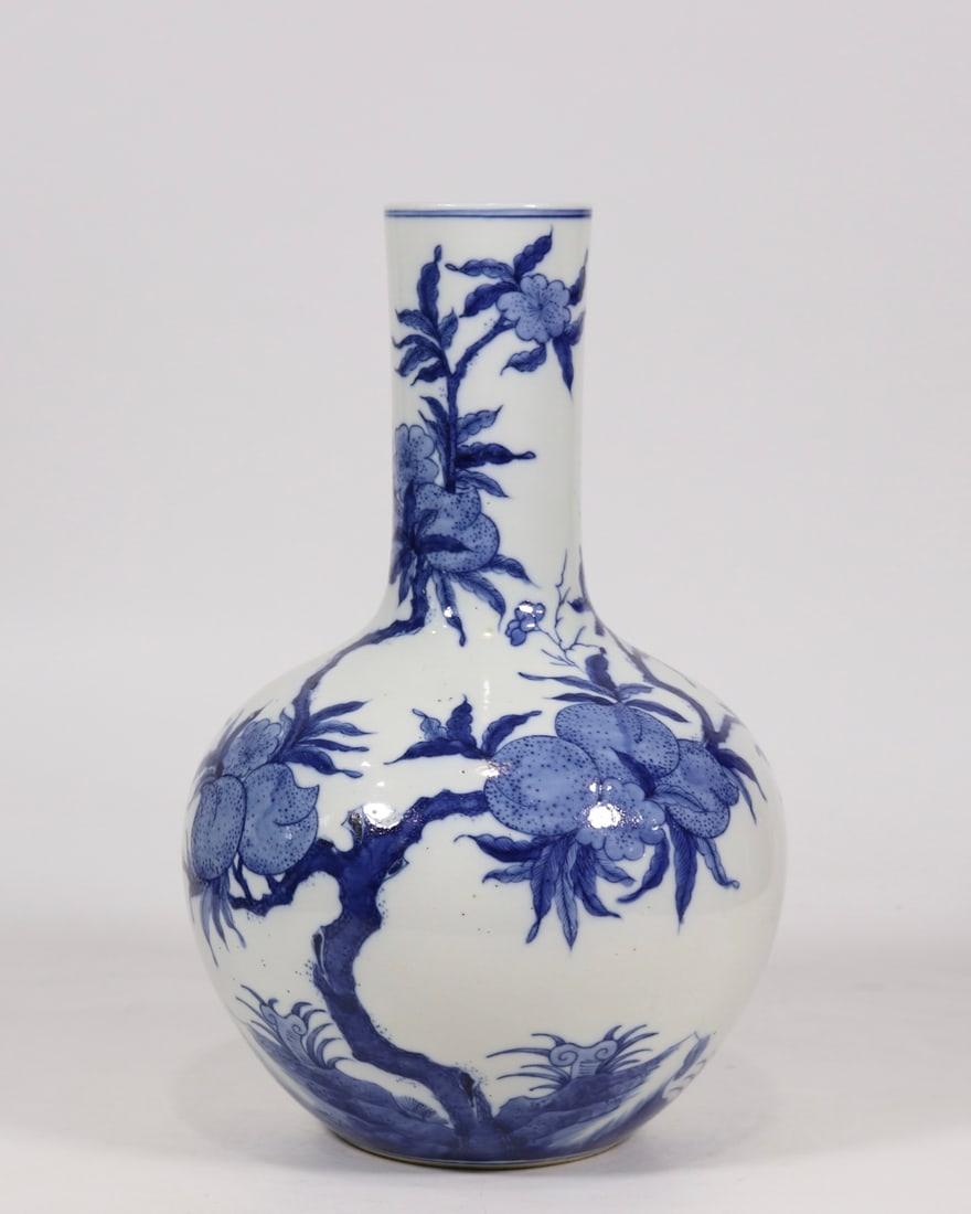 A Rare Blue and White Bats and Peach Pattern Vase: A Rare Blue and White Bats and Peach Pattern Vase,Qing Dynasty, China,Kangxi Six-character Mark,Size:13.3inx7.9in青花福寿纹瓶,中国清代,ò