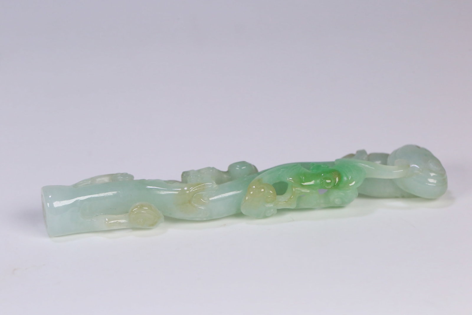 An Exquisite Jadeite Bats Pattern Ganoderma lucidum Ornament - 3