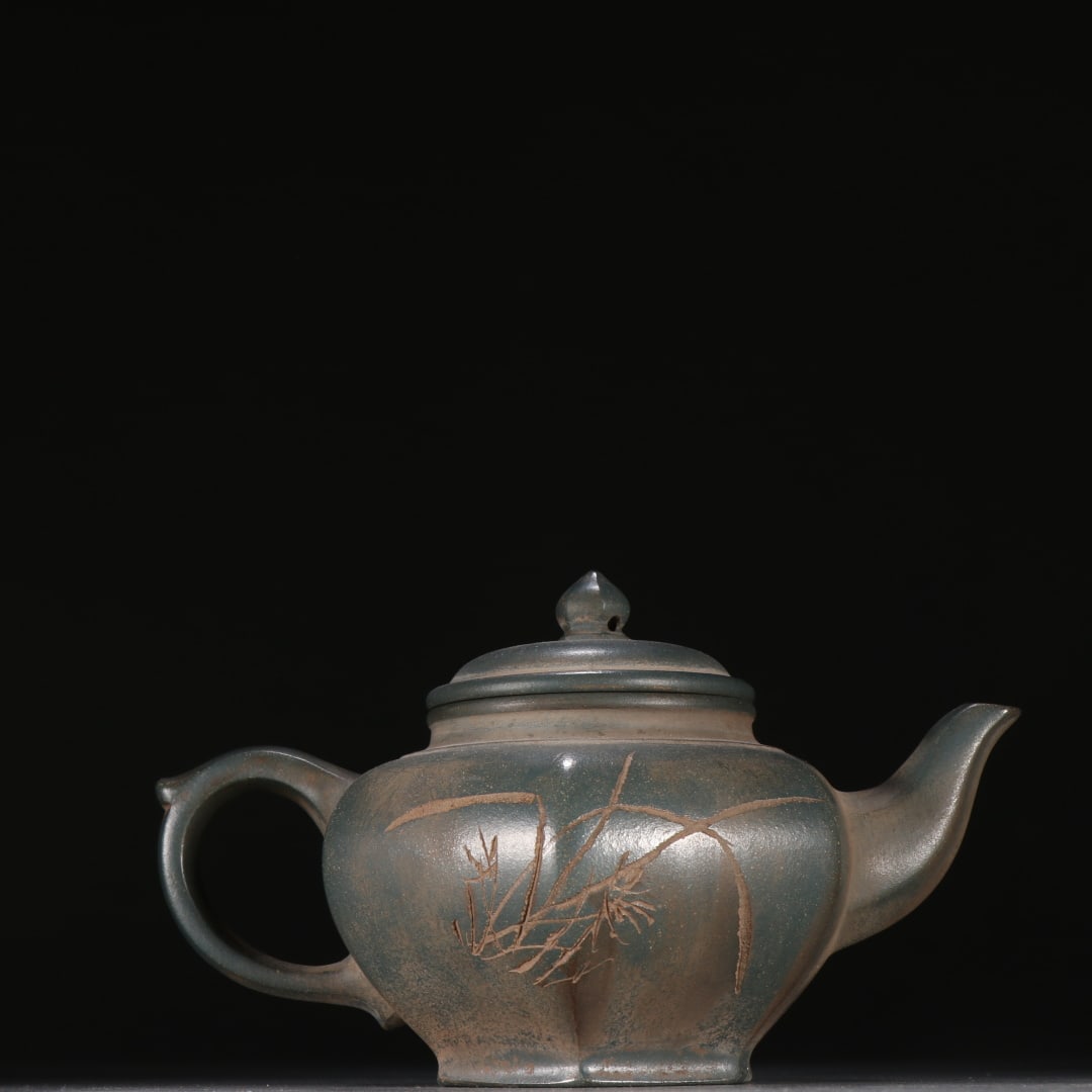 An Exquisite Purple Sands Lotus Pattern Teapot,With Poem (1 of 9)