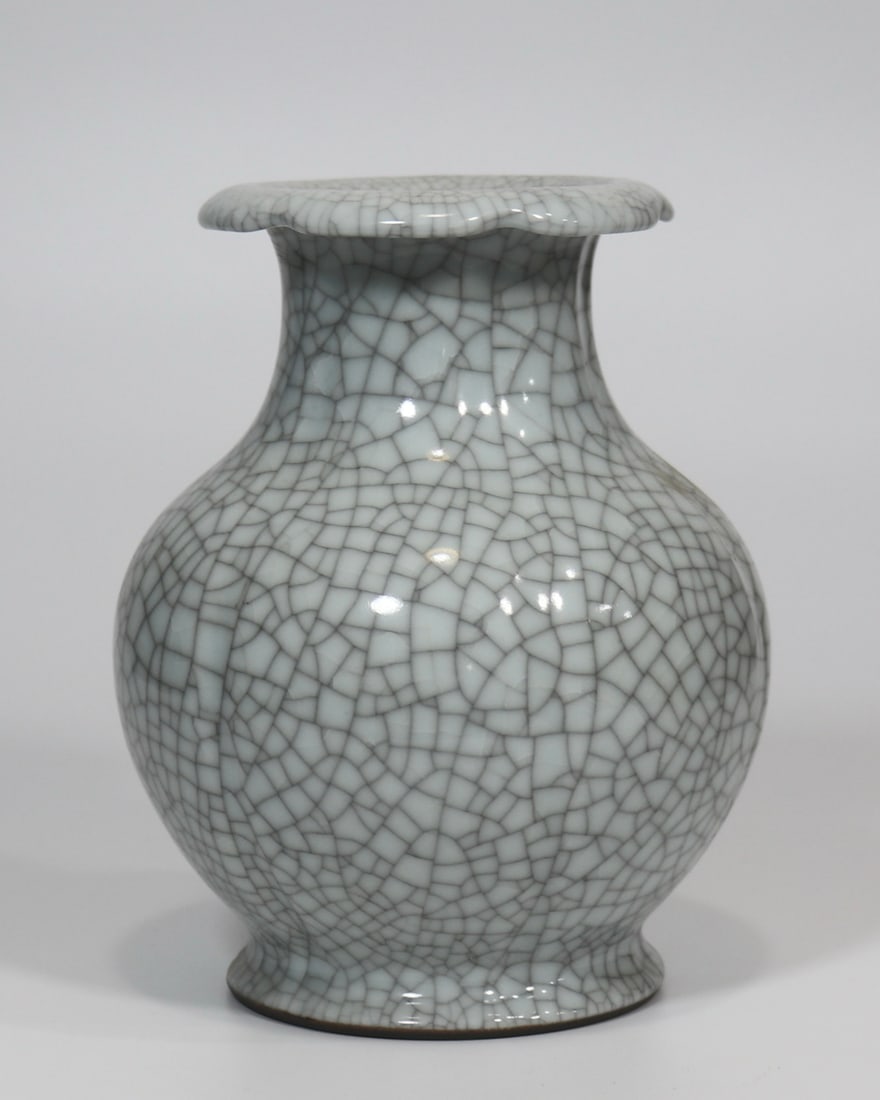 An Exquisite Ge yao Vase (1 of 9)