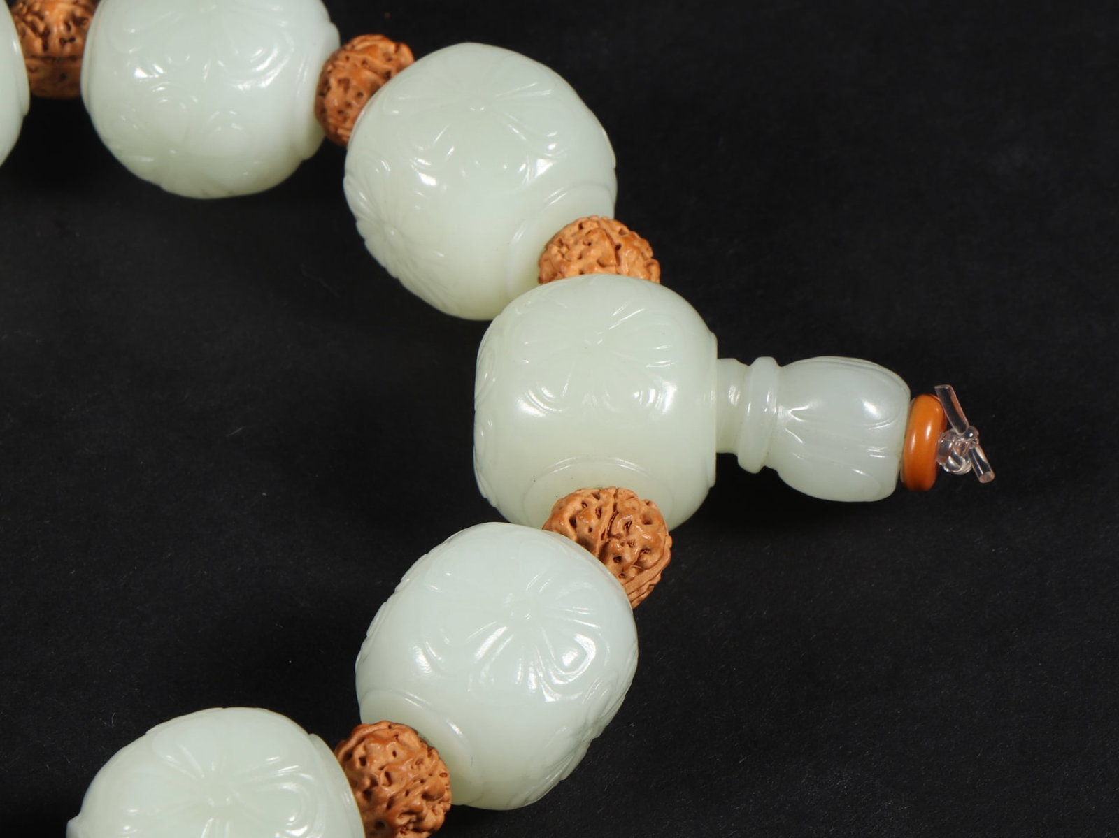An Exquisite White Jade Flower Pattern Bracelets - 7