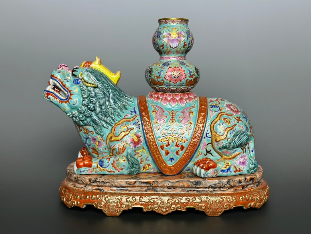 An Exquisite Turquoise Ground Iron-Red Famille-Rose Painted Gold Auspicious Beast-Shaped Incense: An Exquisite Turquoise Ground Iron-Red Famille-Rose Painted Gold Auspicious Beast-Shaped Incense holder,With Marble Glazed Base,Qing Dynasty,China,Qianlong Four-character Mark,Size:7.6inx8.8inx5in