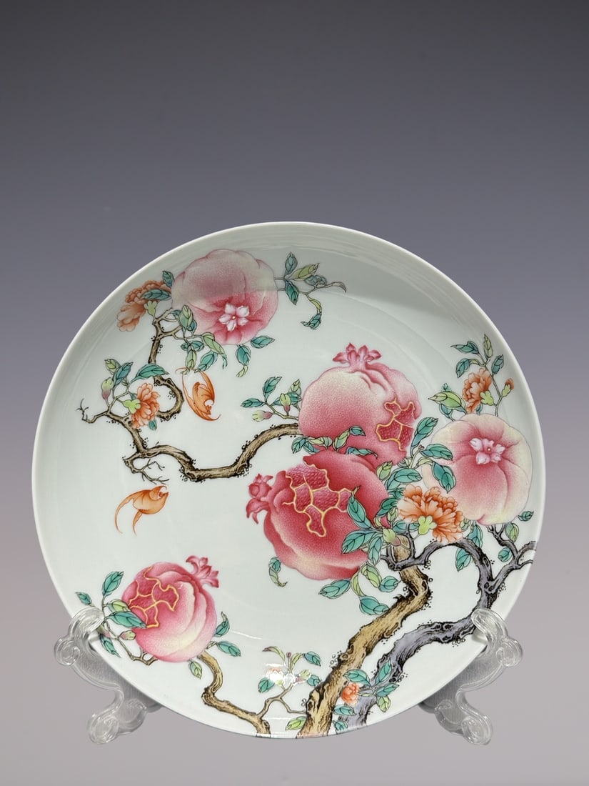 An Exquisite Famille-Rose Bats and Pomegranate Pattern Plate: An Exquisite Famille-Rose Bats and Pomegranate Pattern Plate,Qing Dynasty, China,Yongzheng Six-character