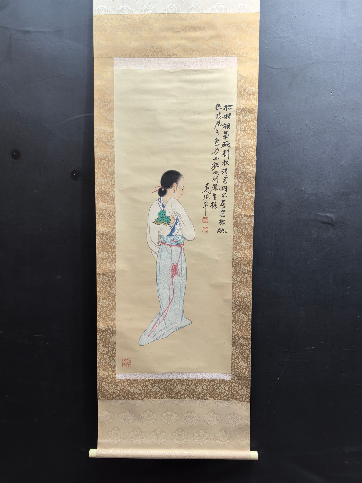 A Chinese Vertical Scroll Ink Painting of Figure on Paper,Zhang Daqian: A Chinese Vertical Scroll Ink Painting of Figure on Paper,Zhang Daqian,Size:15.7inx40.8in一幅中国水墨人物画立轴,张大ࡓ
