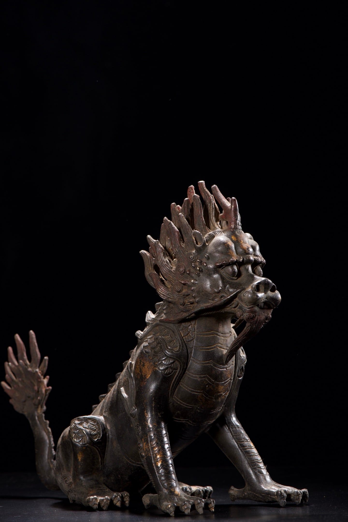 A Rare Bronze Kylin Ornament: A Rare Bronze Kylin Ornament,Qing Dynasty,China,Size:9.8inx11.8inx5.5in,Weight:3205g铜麒麟摆件,中国清代,Size:25cmx30cmx14cm,Weight:3205g