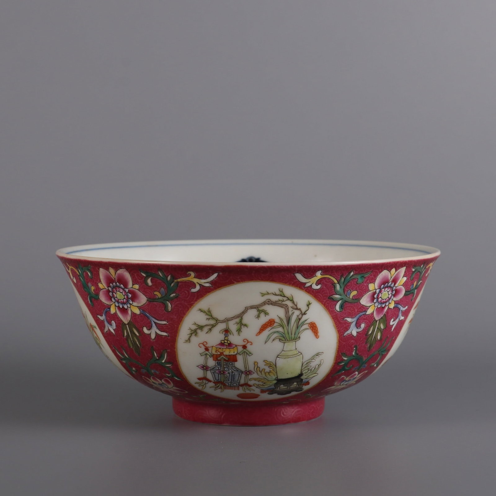 An Exquisite Ruby Red-Ground Famille-Rose Blue and White Lotus and Bogu Pattern Bowl: An Exquisite Ruby Red-Ground Famille-Rose Blue and White Lotus and Bogu Pattern Bowl,Qing Dynasty, China,Daoguang Six-character Mark,Size:2.6inx6in胭脂红地粉彩ƃ