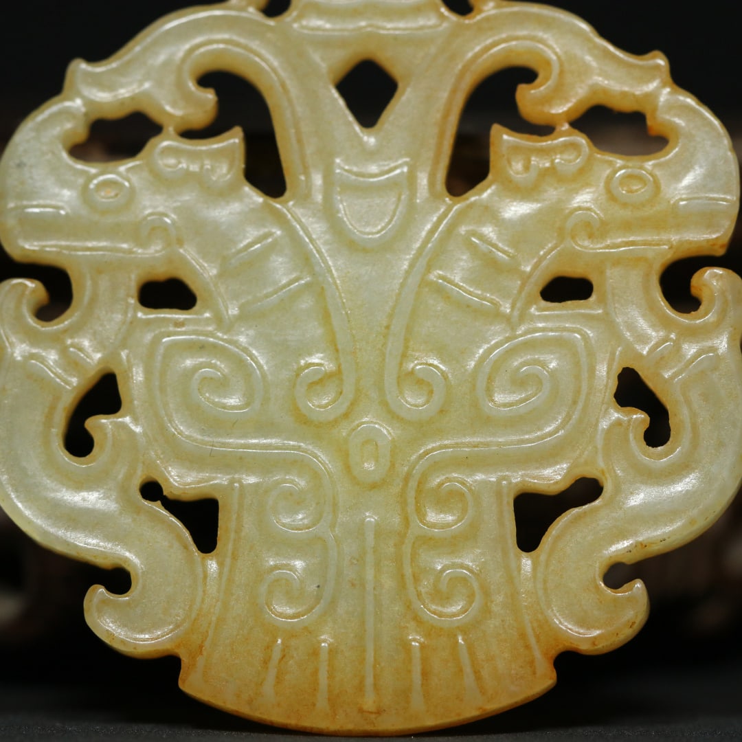 An Exquisite White Jade Dragon Pattern Pendant - 6