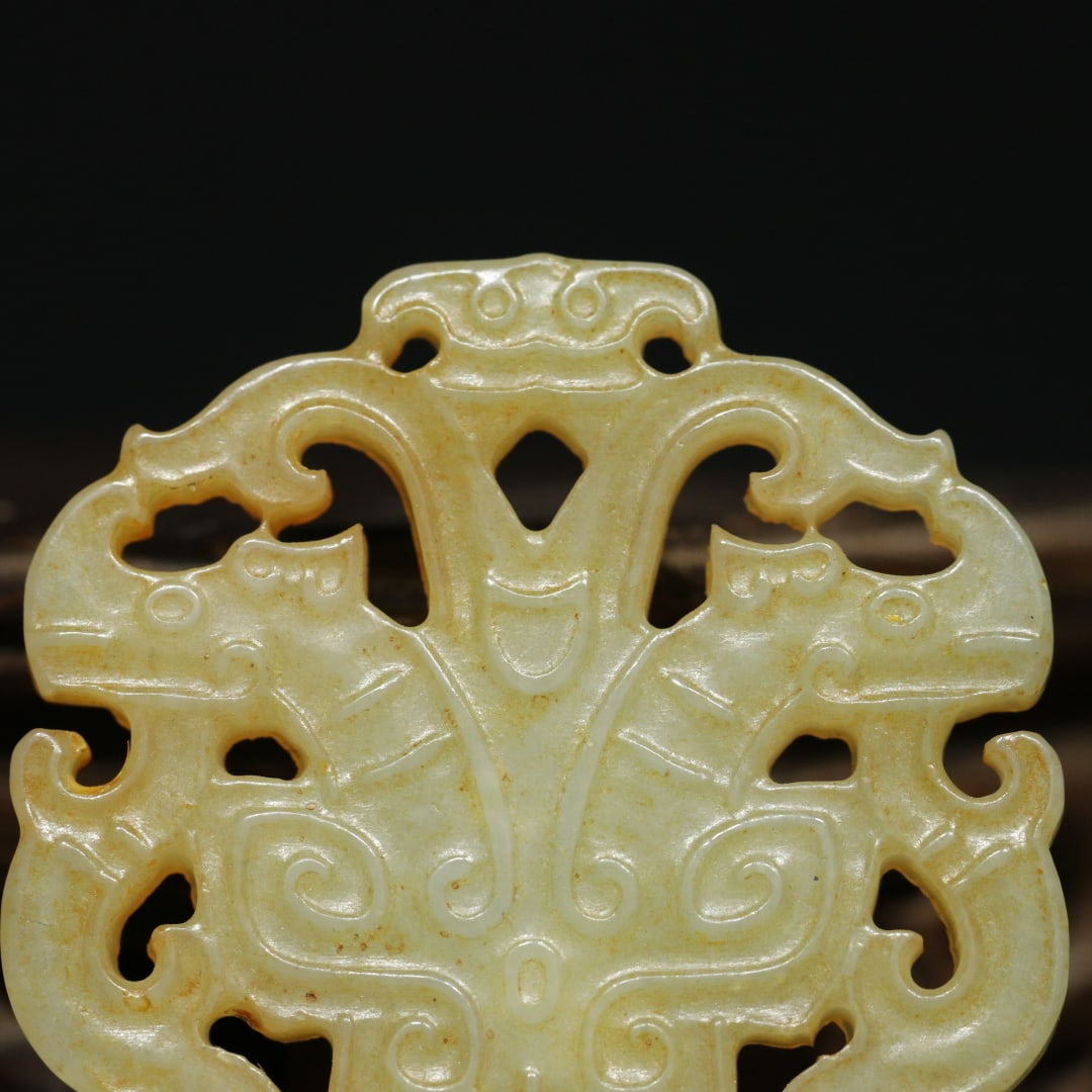 An Exquisite White Jade Dragon Pattern Pendant - 7