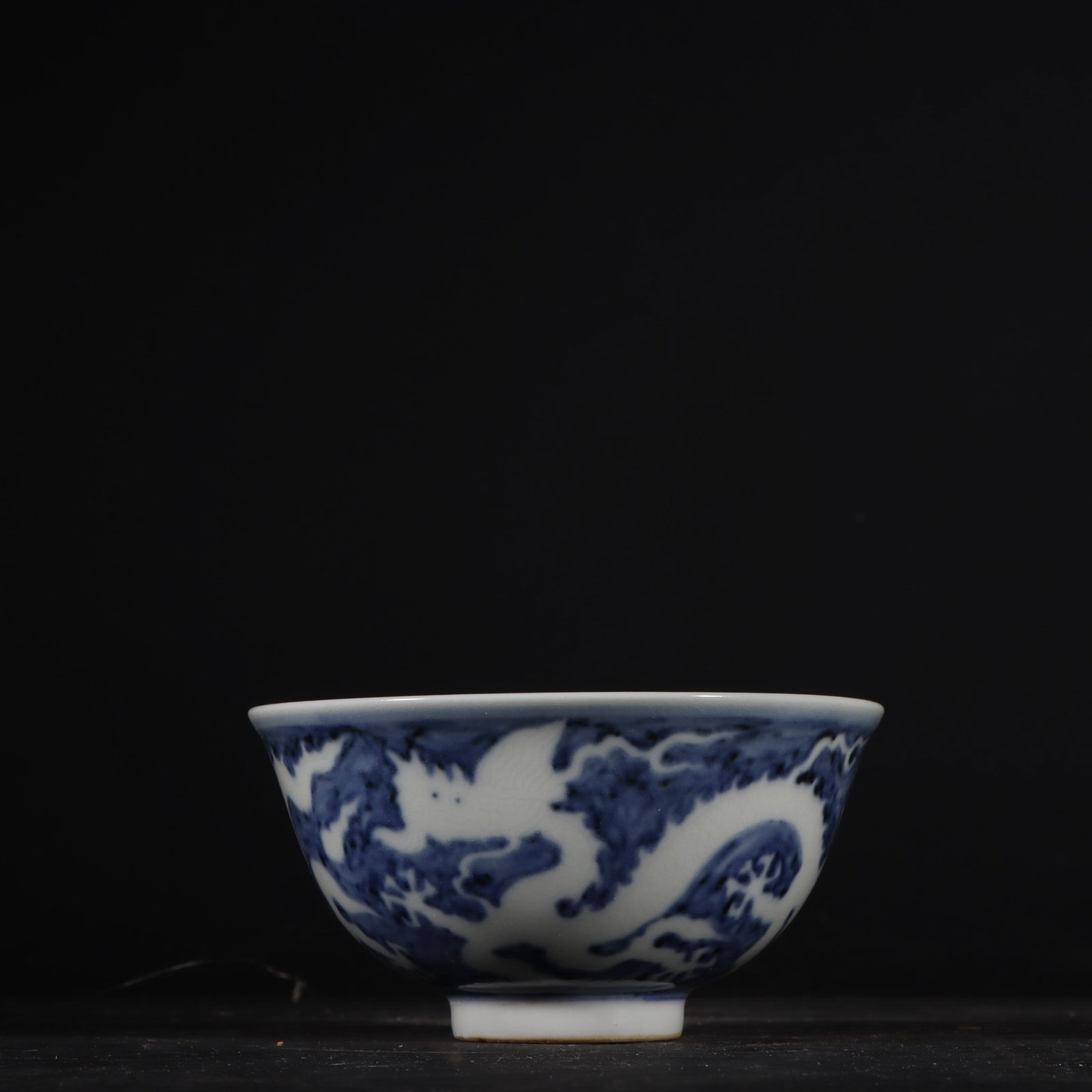An Exquisite Blue and White Dragon Pattern Cup (1 of 6)