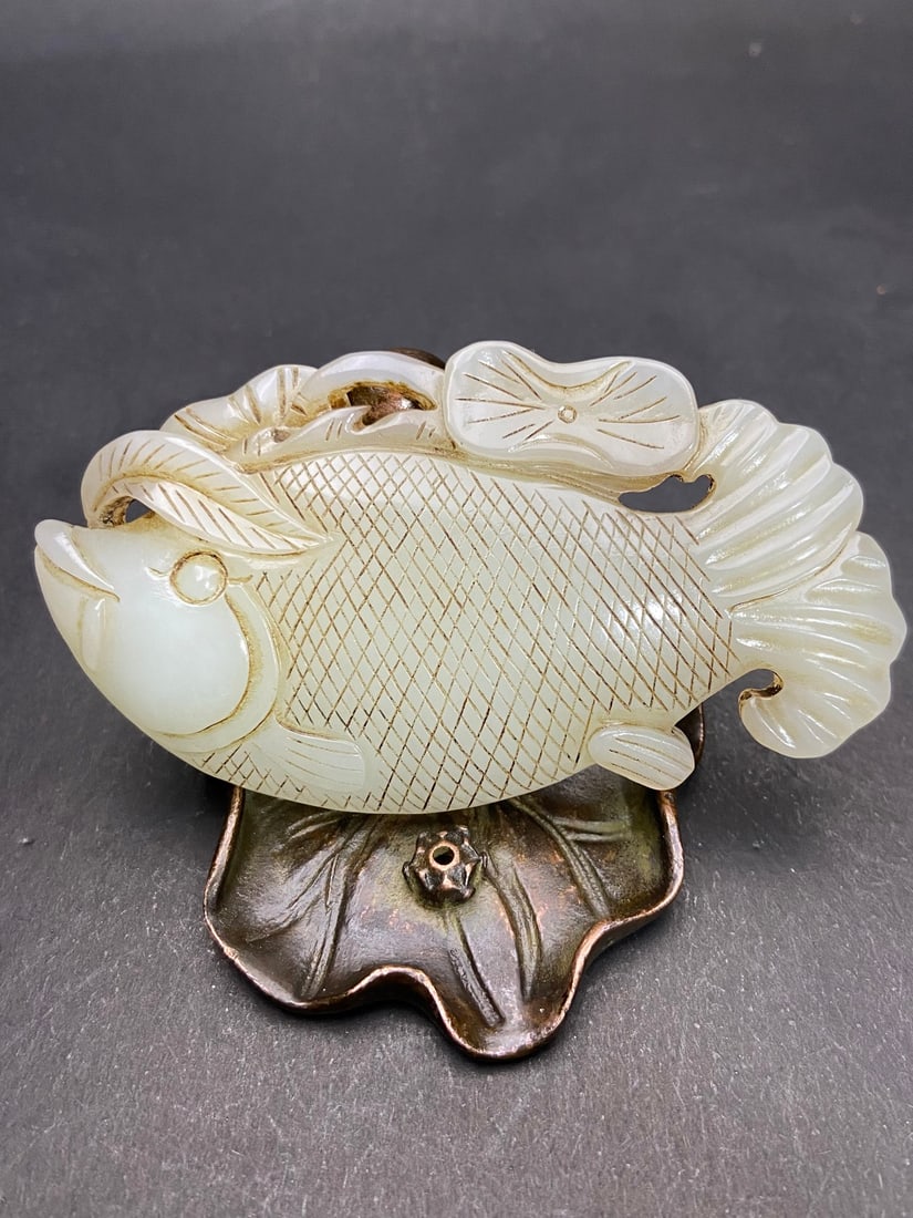 An Exquisite White Jade Fish Hand Piece (1 of 9)