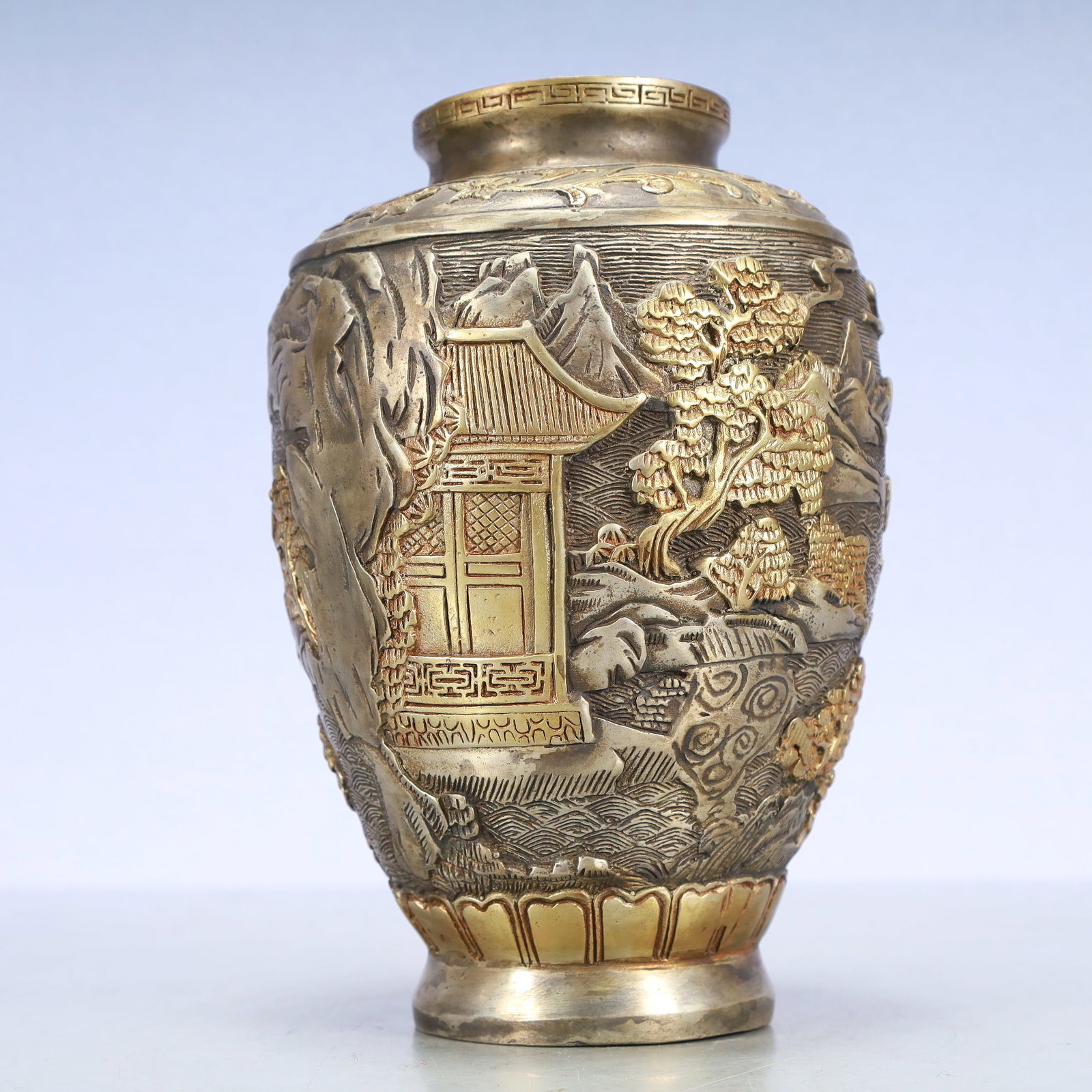 A Exquisite Gilt Silver Lotus Pattern Landscape Pattern Vase: A Exquisite Gilt Silver Lotus Pattern Landscape Pattern Vase Qing Dynasty, China Qianlong Four-character Mark Size:5.9inx8.3in Weight:1450g铜鎏金银缠枝莲ń