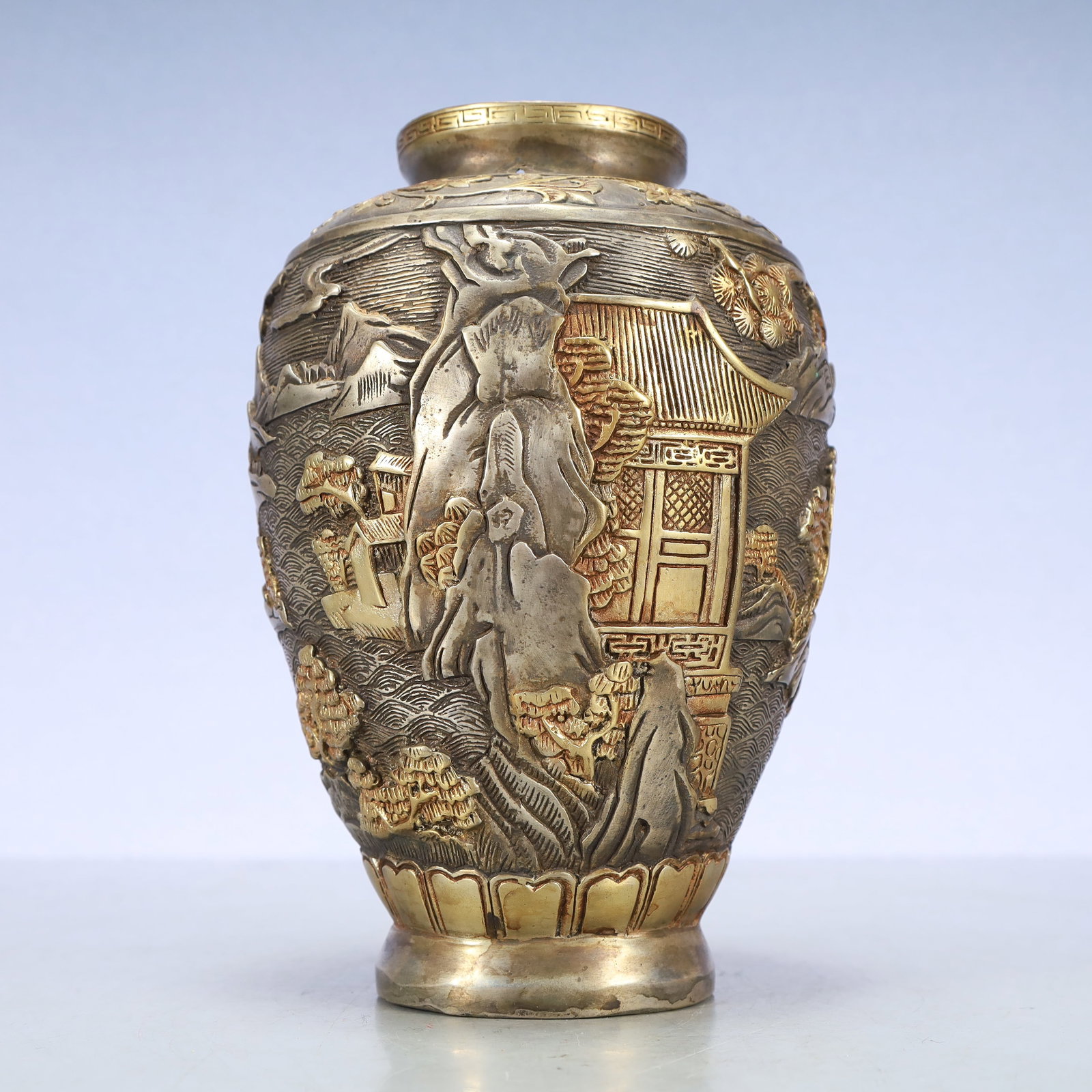 A Exquisite Gilt Silver Lotus Pattern Landscape Pattern Vase - 3