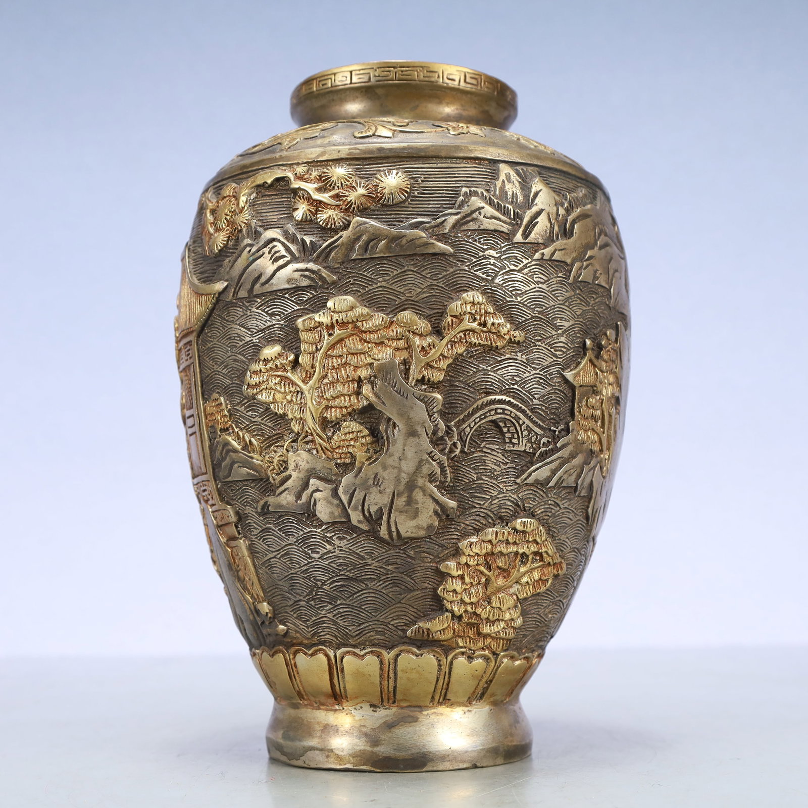 A Exquisite Gilt Silver Lotus Pattern Landscape Pattern Vase - 4