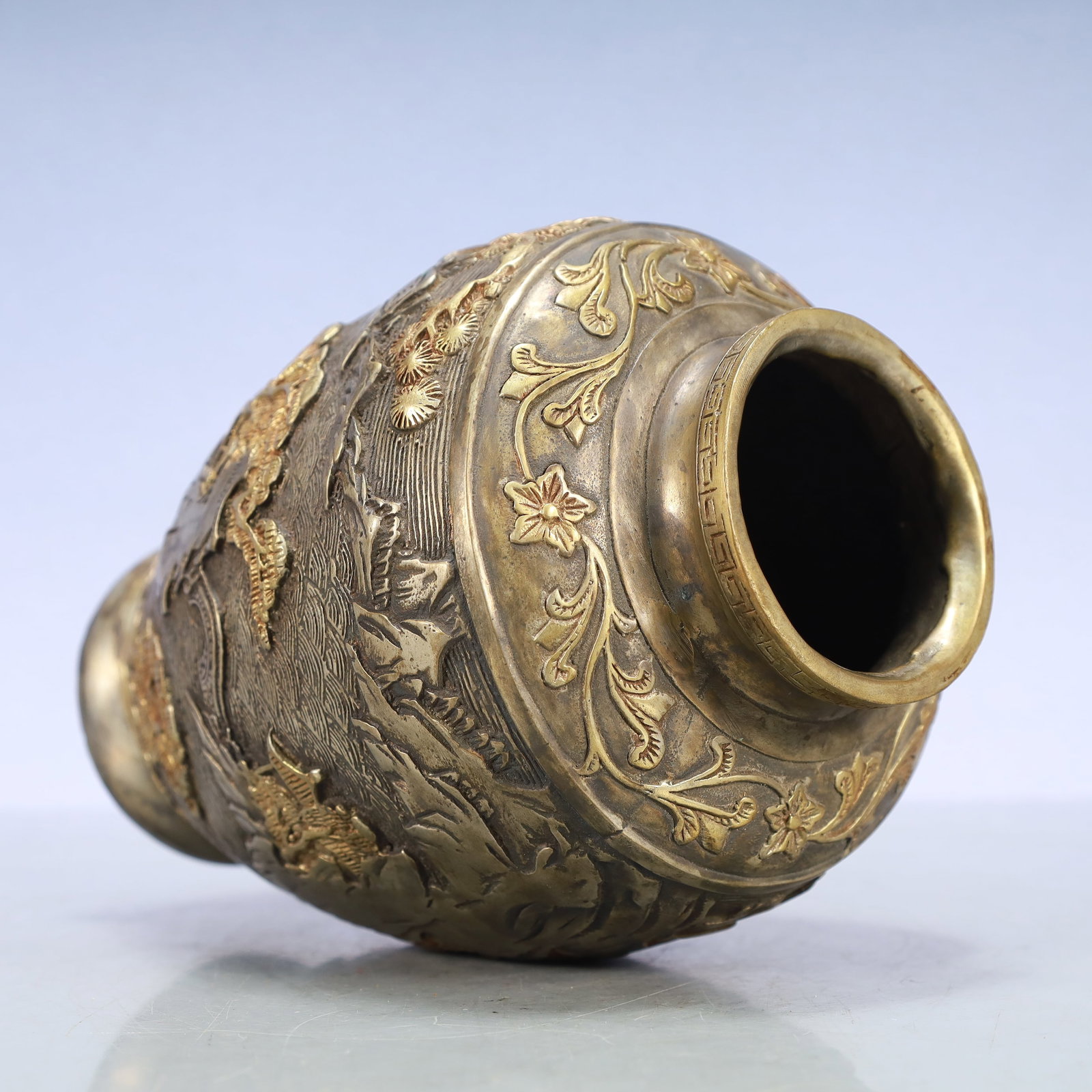 A Exquisite Gilt Silver Lotus Pattern Landscape Pattern Vase - 5