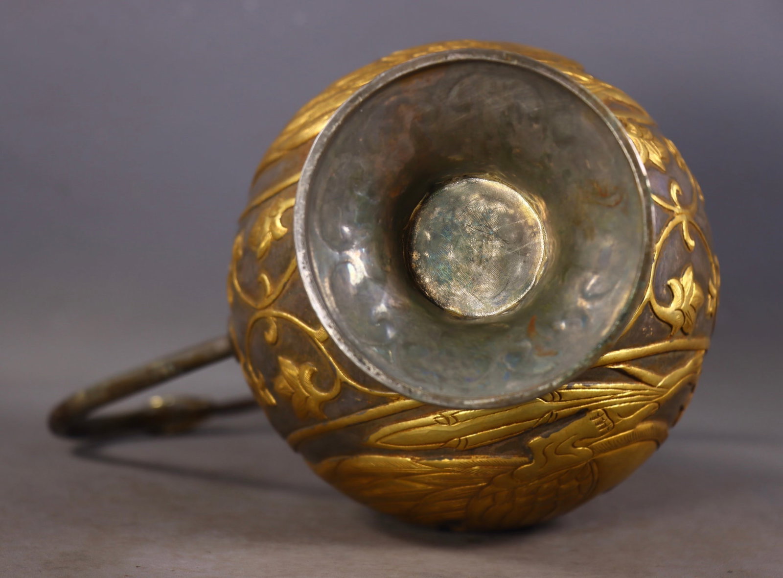 An Exquisite Gilt Bronze Phoenix Pattern Ewer - 9