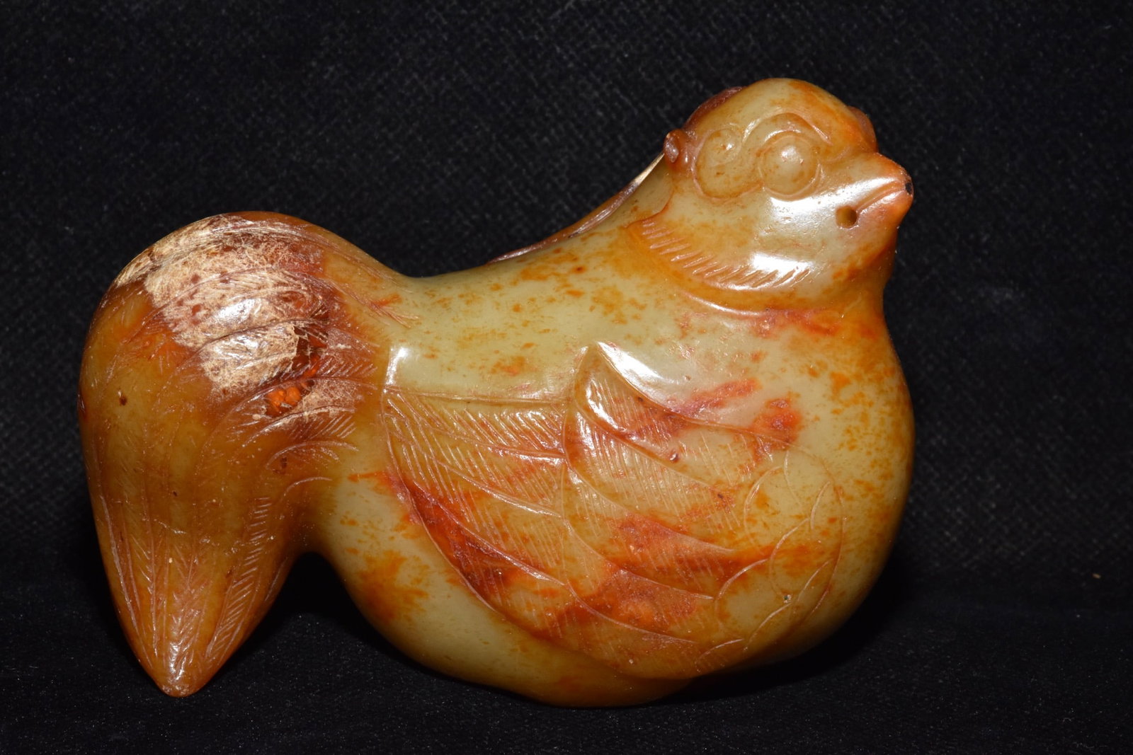 An Exquisite White Jade Bird Pendant: An Exquisite White Jade Bird Pendant,Qing Dynasty,China,Size:3.7inx3.1in,Weight:380g白玉鸟挂件,中国清代,Size:9.5cmx8cm,Weight:380g