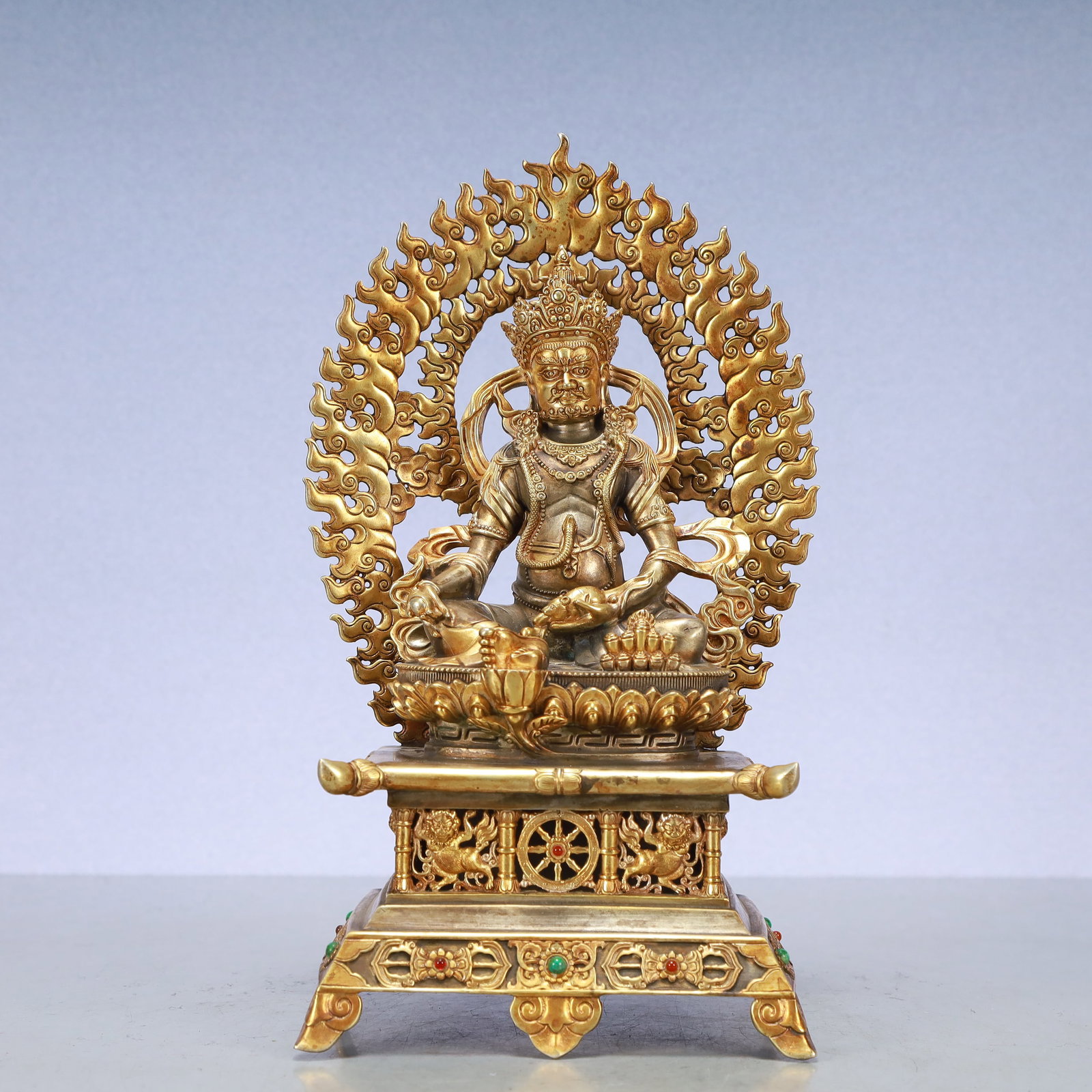 A Exquisite Gilt Silver Statue of Mammon: A Exquisite Gilt Silver Statue of Mammon Ming Dynasty, China Yongle Six-character Mark Size:5.7inx4.3inx10.6in Weight:1550g银鎏金财神 中国明代 