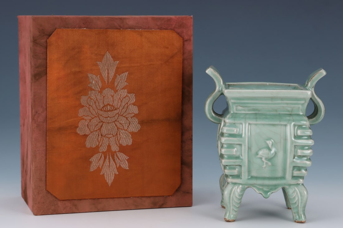 An Exquisite Longquan yao Celadon Glazed Deer and Crane Pattern Double-Ears Four Legs Censer (1 of 8)