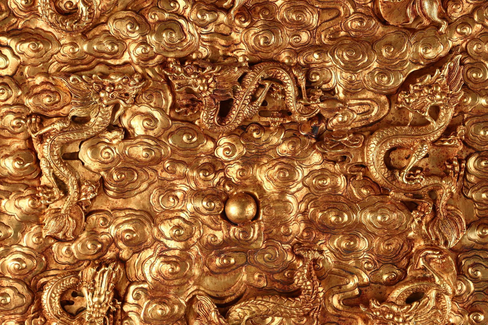 A Huge Gilt Bronze Auspicious Cloud and Dragon Pattern Table Screen - 6