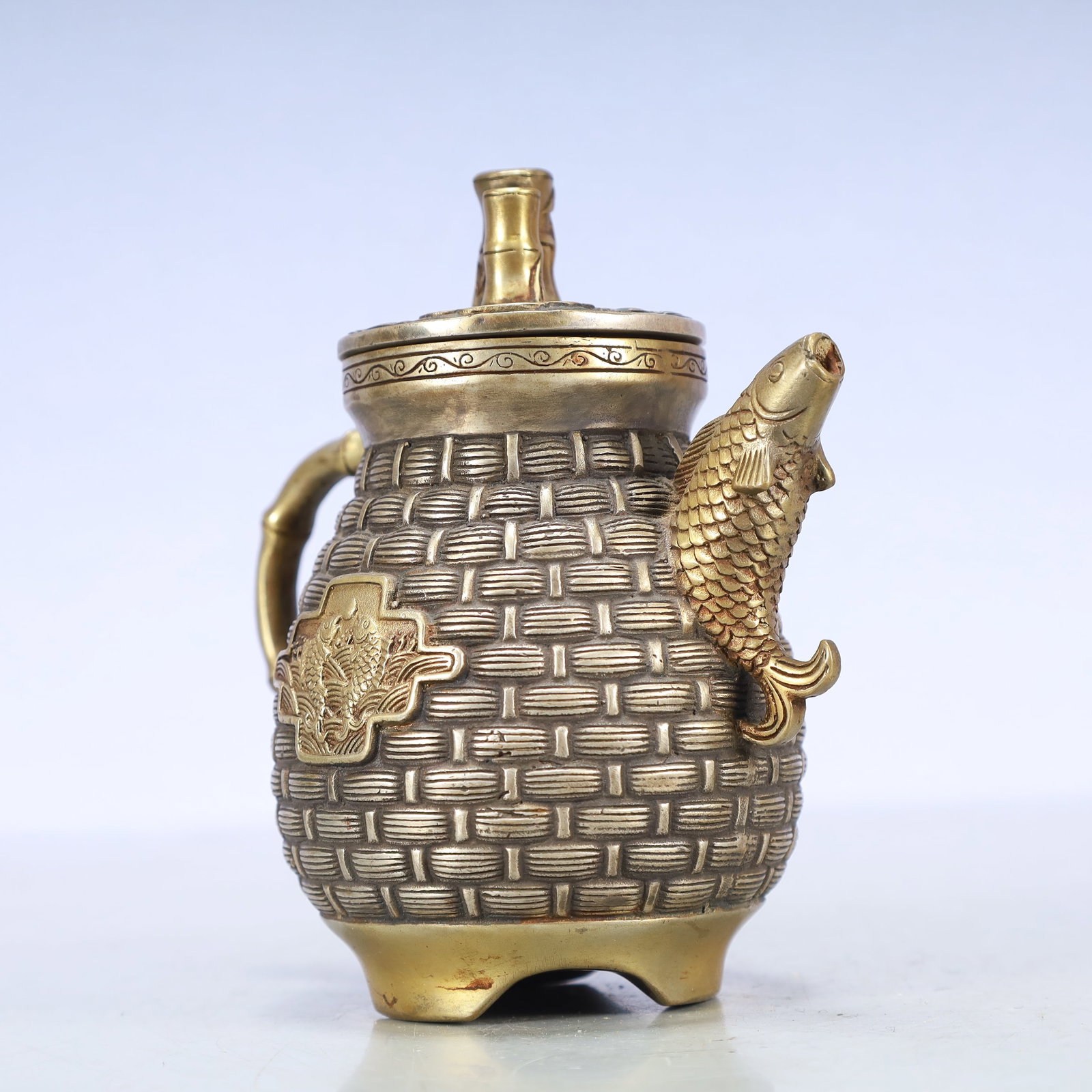 A Exquisite Gilt Silver Seawater Pattern Fish Pattern Ewer - 2