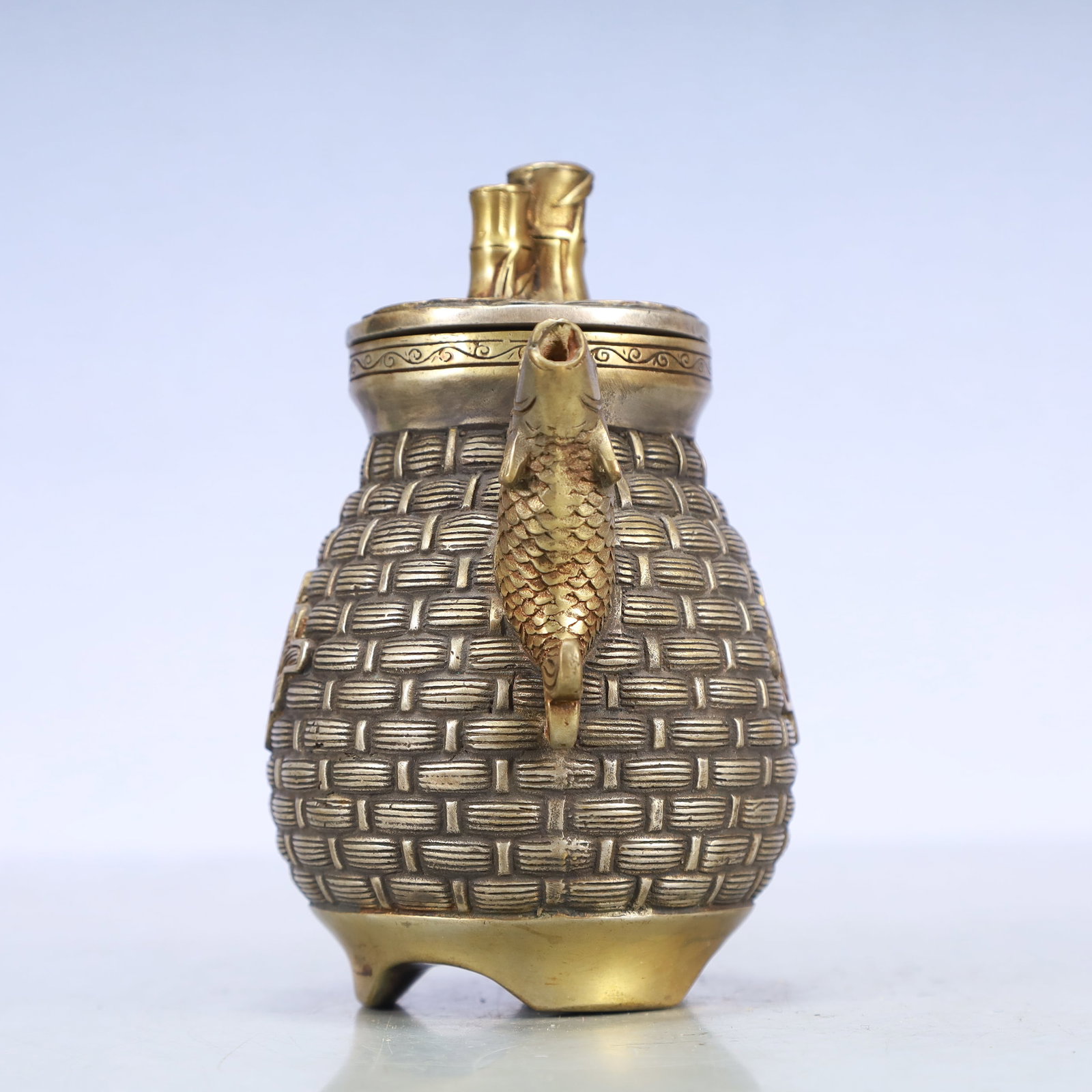 A Exquisite Gilt Silver Seawater Pattern Fish Pattern Ewer - 3