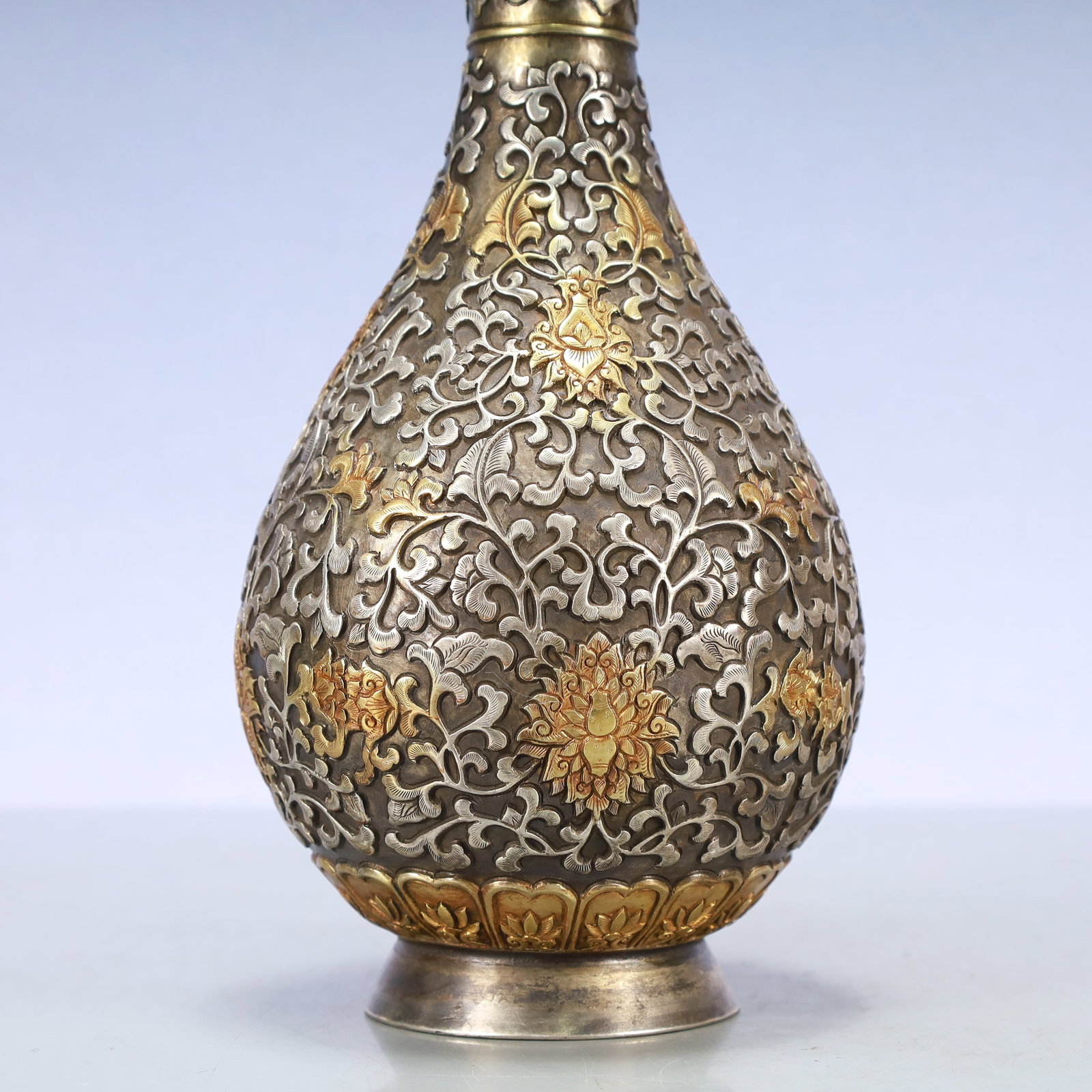 A Exquisite Gilt Silver Lotus Pattern Vase - 3