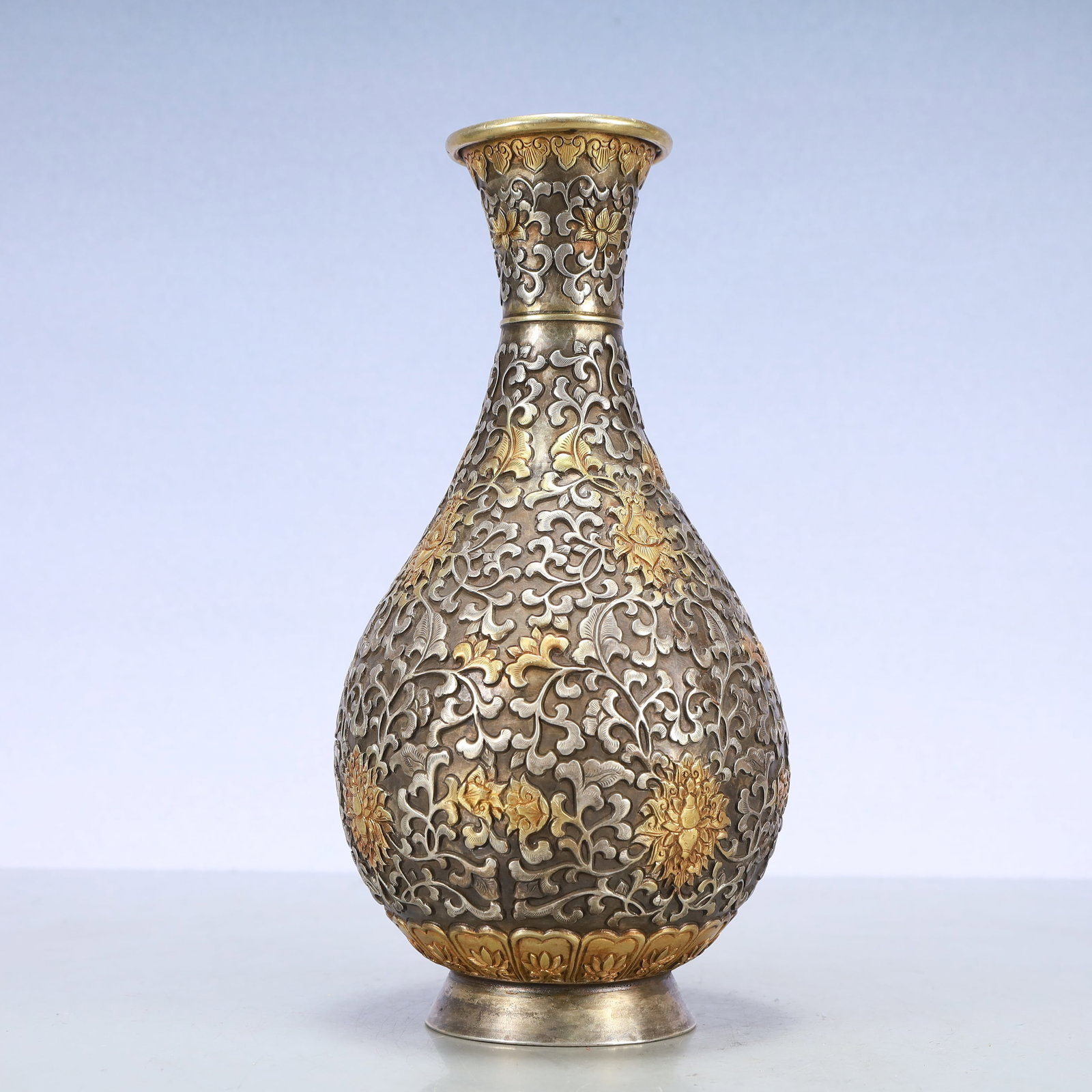 A Exquisite Gilt Silver Lotus Pattern Vase - 4