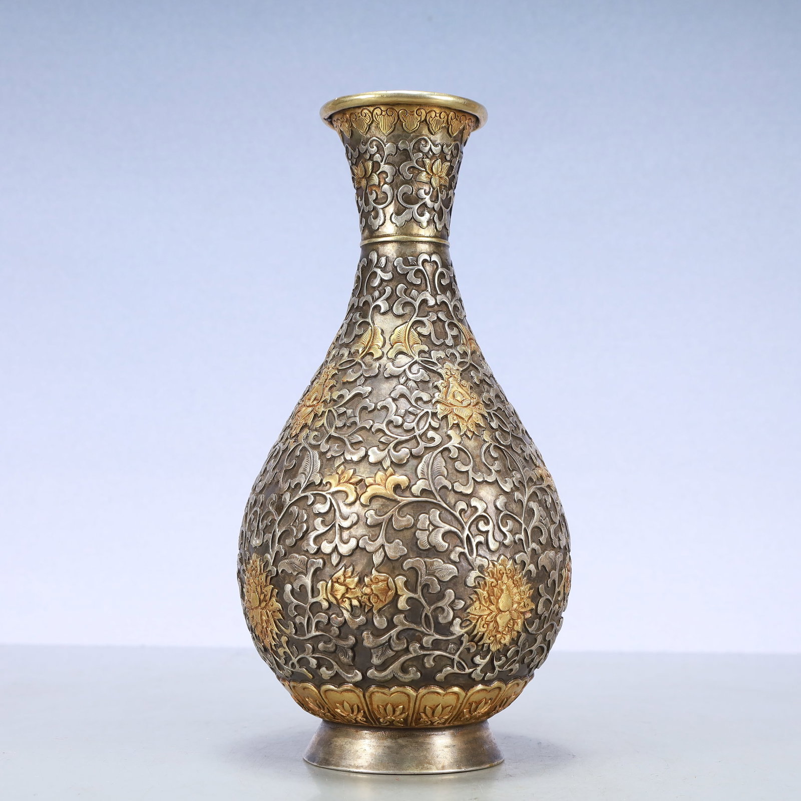 A Exquisite Gilt Silver Lotus Pattern Vase - 5