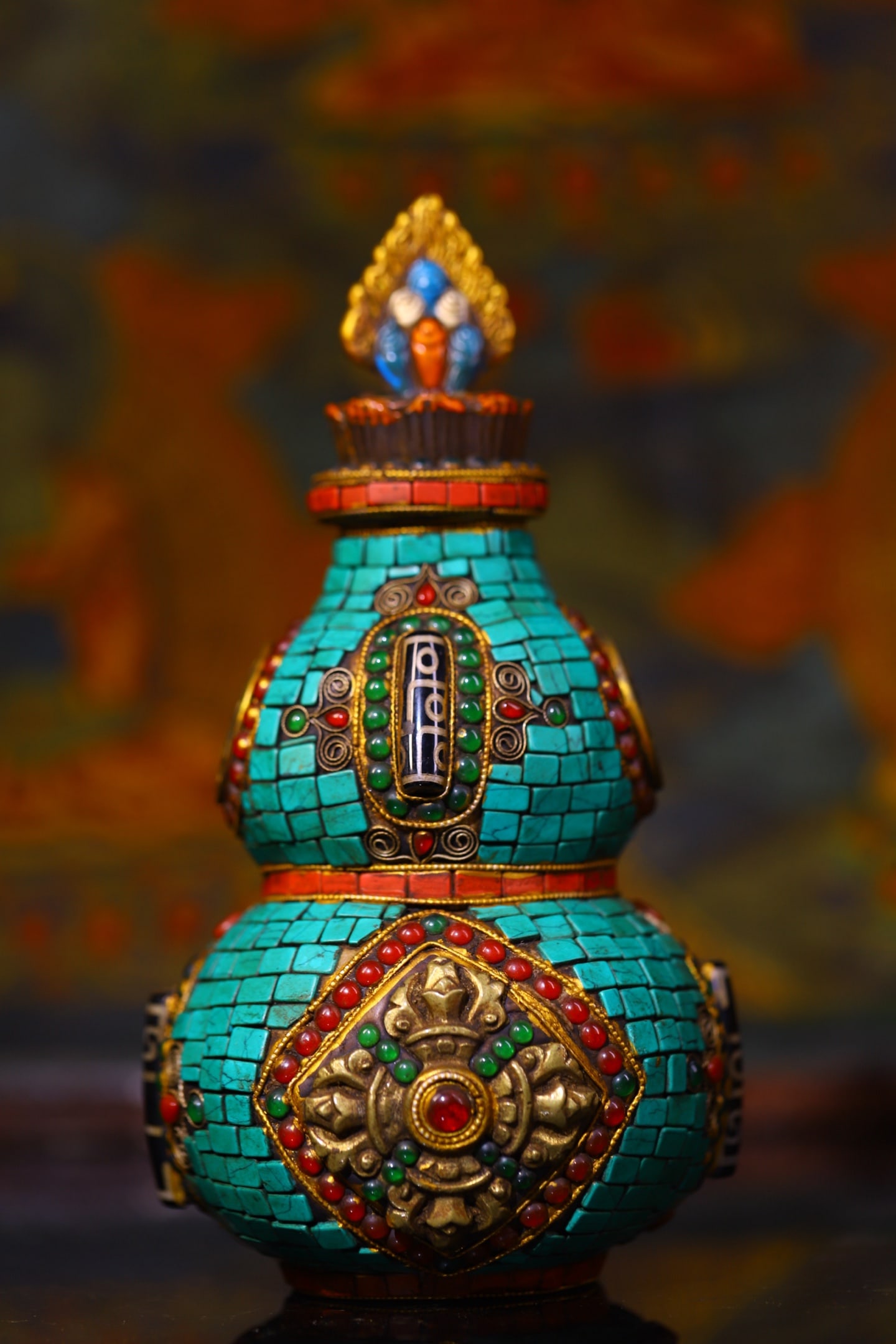 An Exquisite Crystal Inlaid Dzi Bead and Turquoise Gourd Ornament: An Exquisite Crystal Inlaid Dzi Bead and Turquoise Gourd Ornament,Qing Dynasty,China,Size:7.9inx3.9in,Weight:850g水晶镶天珠和绿松石葫芦