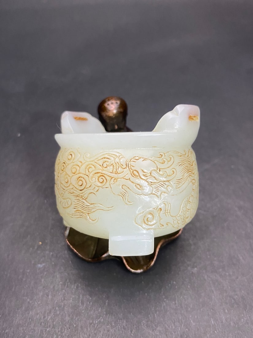 An Exquisite White Jade Auspicious Cloud and Dragon Pattern Double-Ears Tripod Censer (1 of 9)
