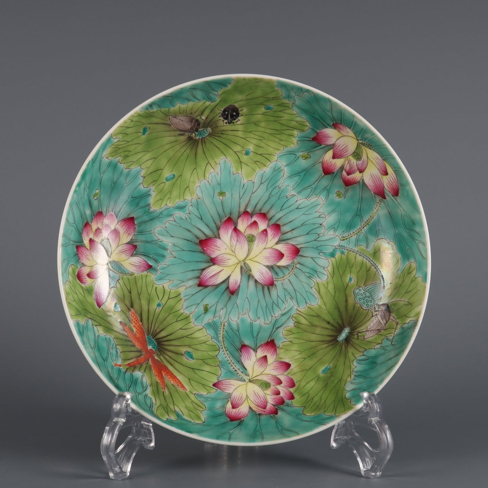 An Exquisite Famille-Rose Lotus Pattern Plate: An Exquisite Famille-Rose Lotus Pattern Plate,Qing Dynasty, China,With Mark,Size:1.6inx7.3in粉彩荷花纹盘,中国清代,带款,Size:4cmx