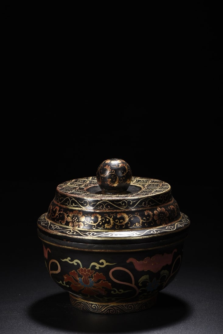 An Exquisite Wooden Painted Gold Lacquerware Lotus Pattern Box with Cover (1 of 9)