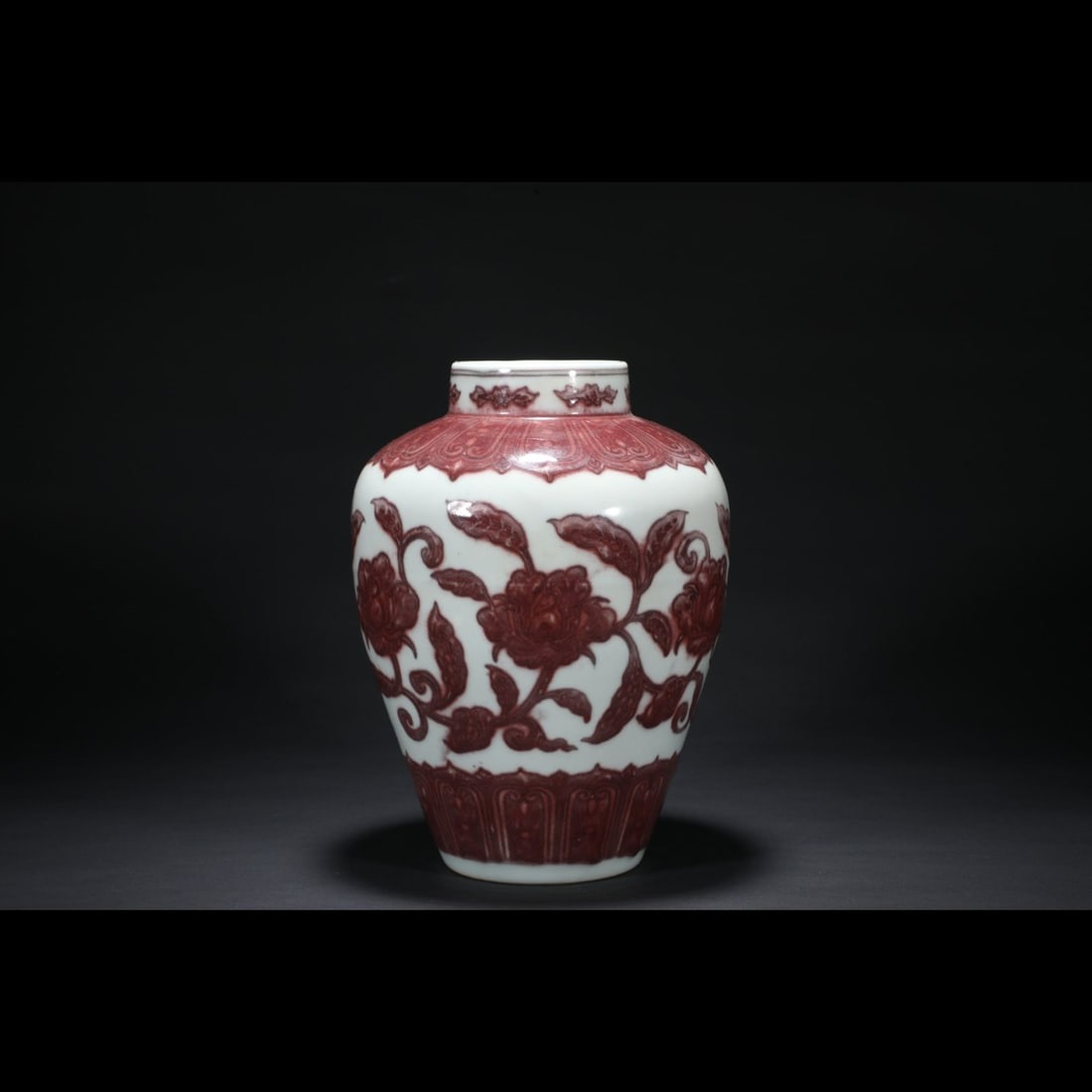 An Exquisite Underglaze-Red Flower Pattern Jar: An Exquisite Underglaze-Red Flower Pattern Jar,Ming Dynasty, China,Xuande Six‑character Mark,Size:10inx6.9in 釉里红花卉纹罐,中国明