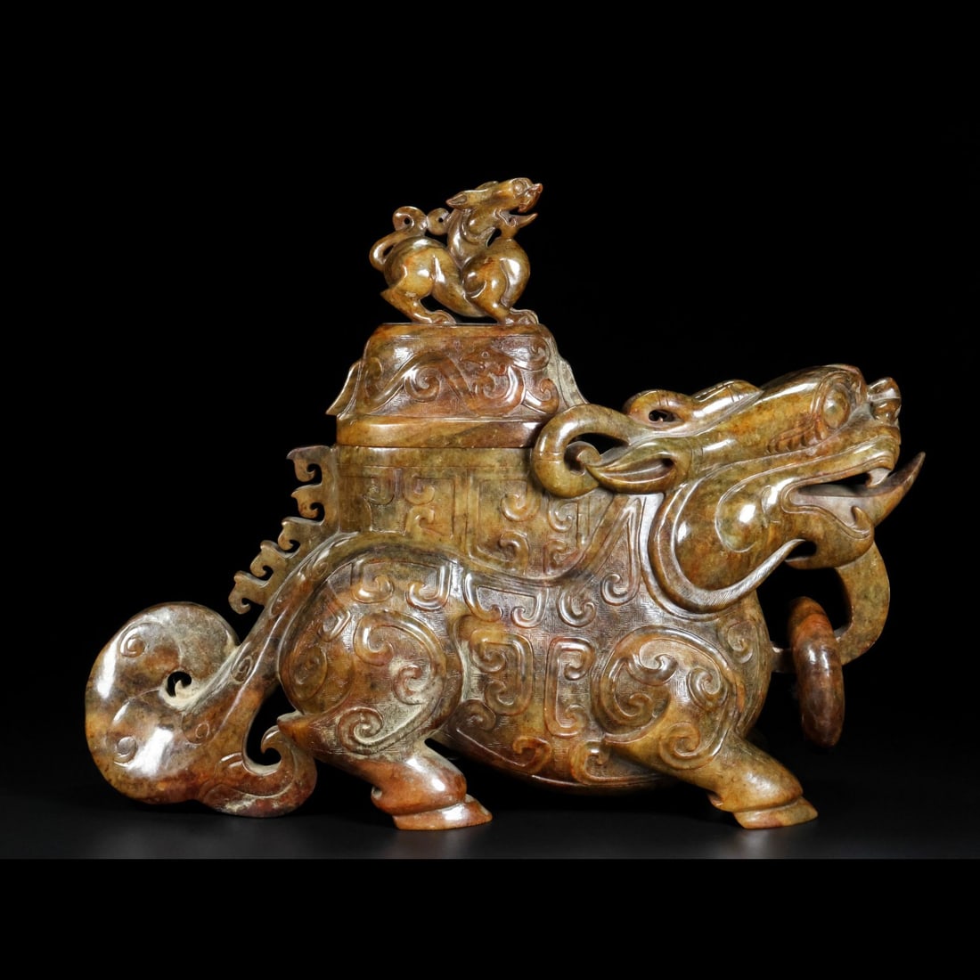 An Exquisite Hotan Jade Auspicious Beast Censer: An Exquisite Hotan Jade Auspicious Beast Censer,Han Dynasty, China,Size:16.5inx12.6inx6.7in,Weight:8500g 和田玉瑞兽香炉,中国汉代