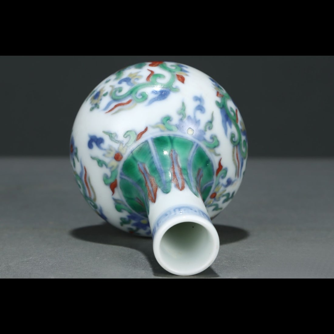 An Exquisite Doucai Dragon Pattern Vase - 7