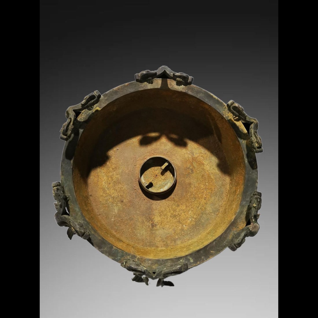 An Exquisite Bronze Coiled‑Dragon Pattern Basin - 2