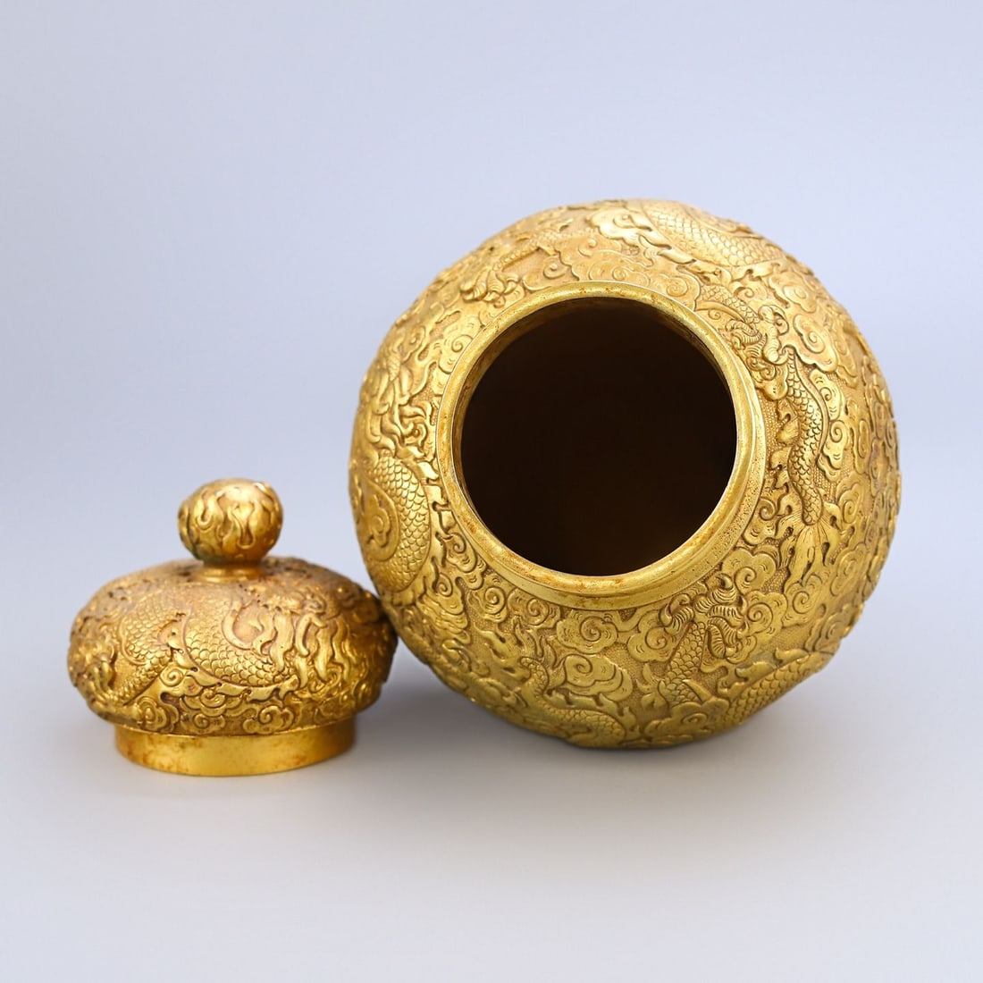 An Exquisite Gilt Copper Dragon Pattern Jar - 4