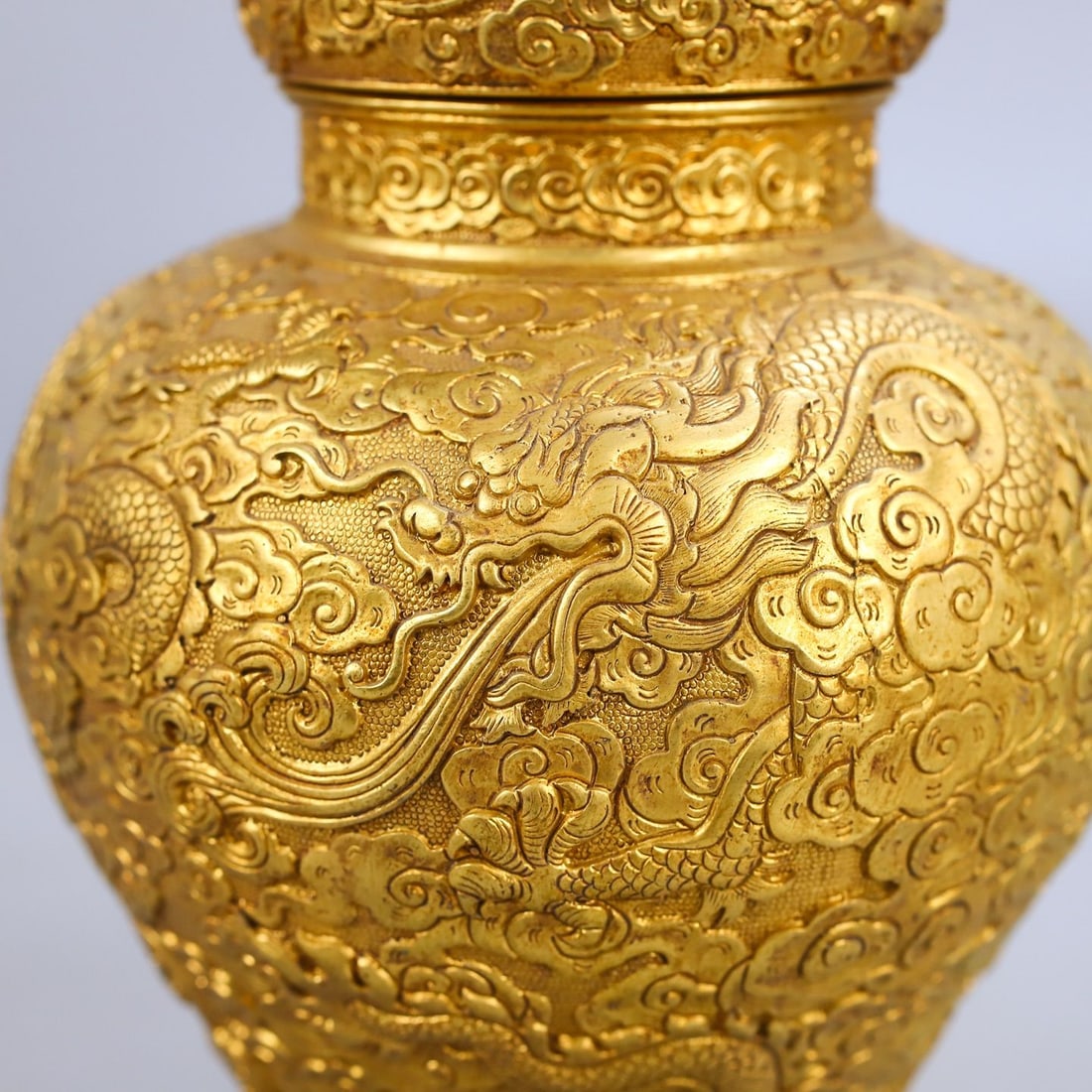 An Exquisite Gilt Copper Dragon Pattern Jar - 9