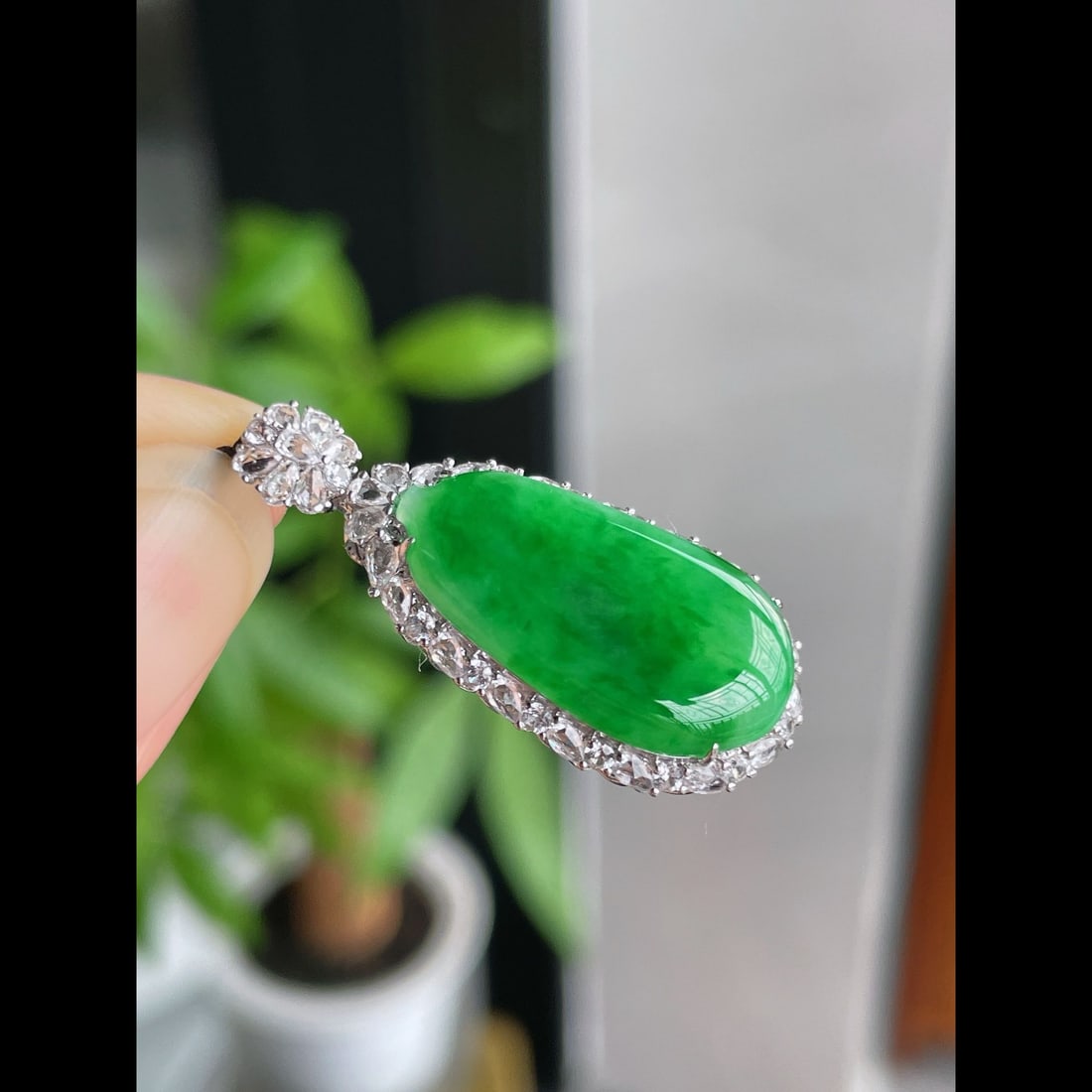 An Exquisite Jadeite Melon Pendant - 3