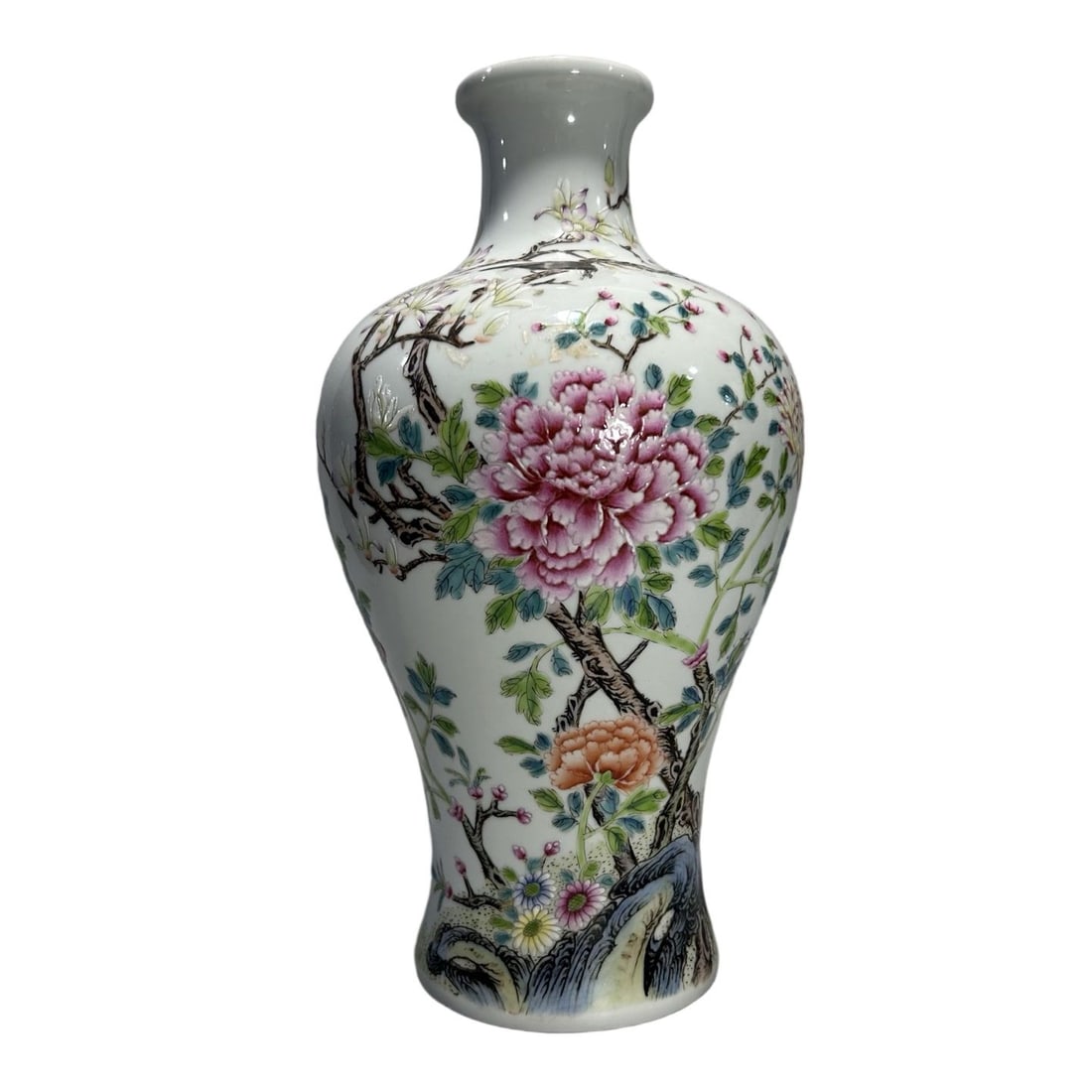 An Exquisite Famille-Rose Flower Pattern Vase: An Exquisite Famille-Rose Flower Pattern Vase,Qing Dynasty, China,Yongzheng Six-character Mark,Size:5.5inx12.2in 粉彩花卉纹瓶,中国清代,Ƃ