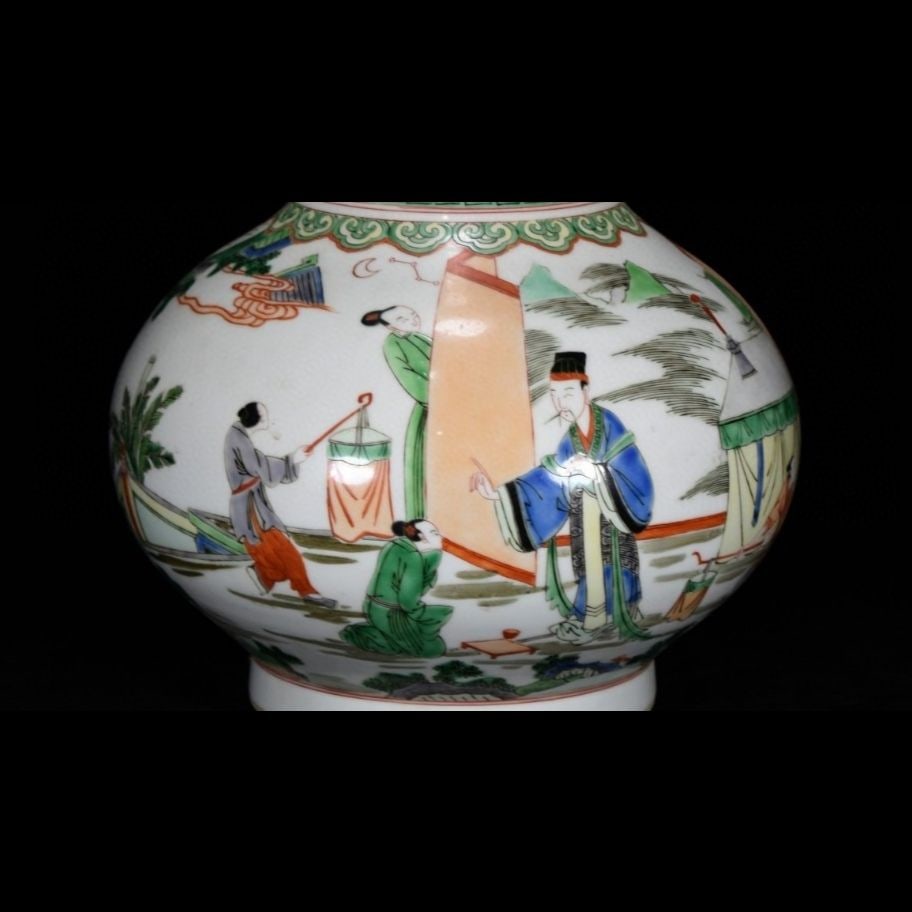 An Exquisite Wucai Figures Pattern Vase - 6