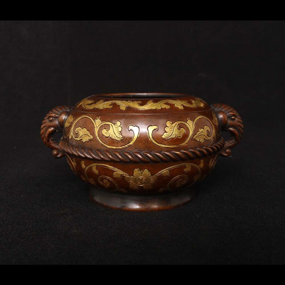 An Exquisite Gilt Bronze Elephant-Head Censer: An Exquisite Gilt Bronze Elephant-Head Censer,Ming Dynasty, China,Xuande Six-character Mark,Size:4.1inx3.1in,Weight:2600g