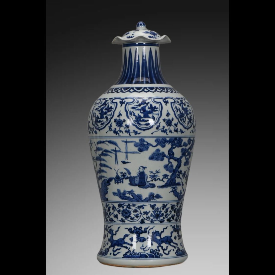 An Exquisite Blue and White Figures Pattern Lotus Leaf Jar: An Exquisite Blue and White Figures Pattern Lotus Leaf Jar,Ming Dynasty, China,With Mark,Size:24.8inx11inx9.1in