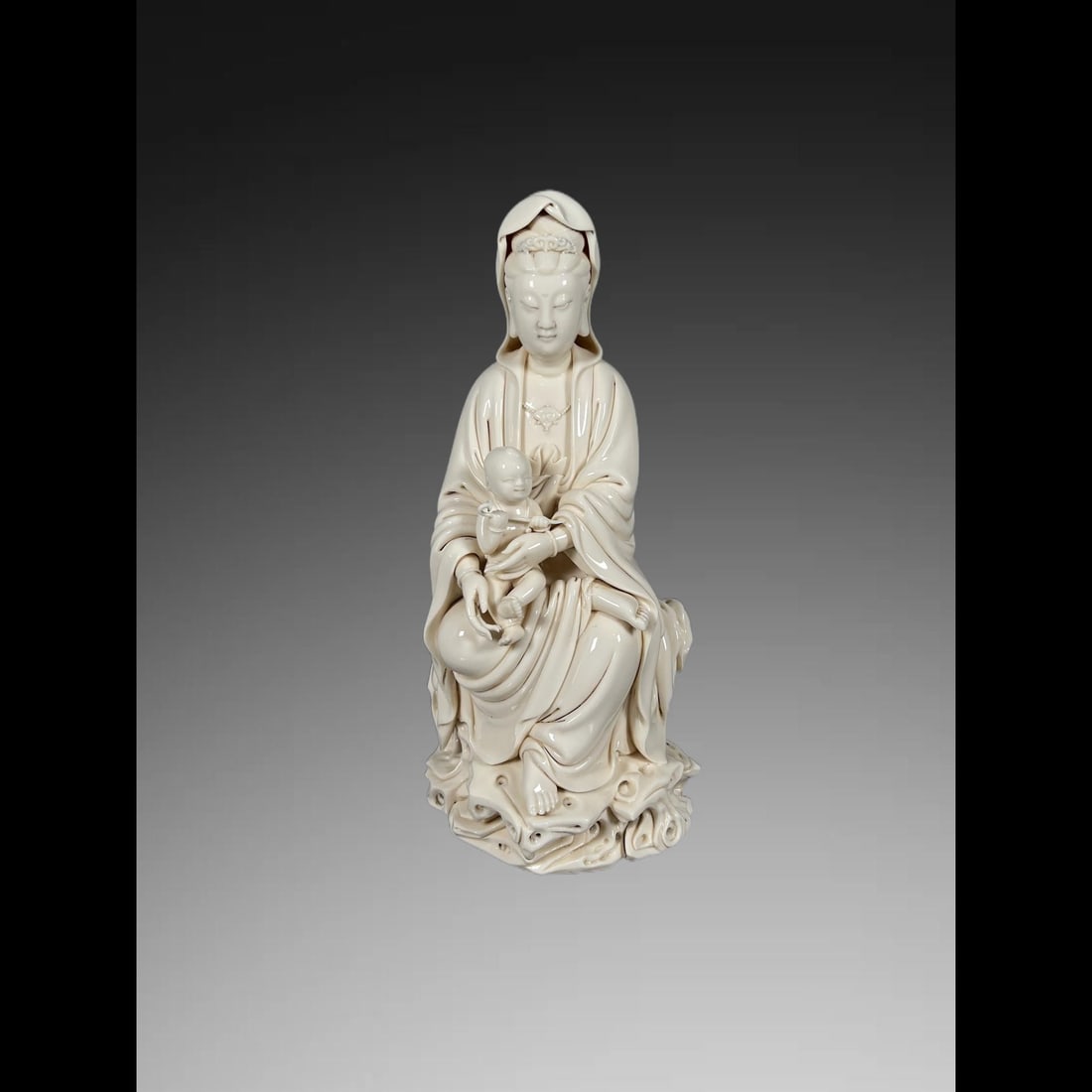 An Exquisite Blance-De-Chine Avalokitesvara Ornament: An Exquisite Blance-De-Chine Avalokitesvara Ornament,Song Dynasty, China,With Mark,Size:15.4in