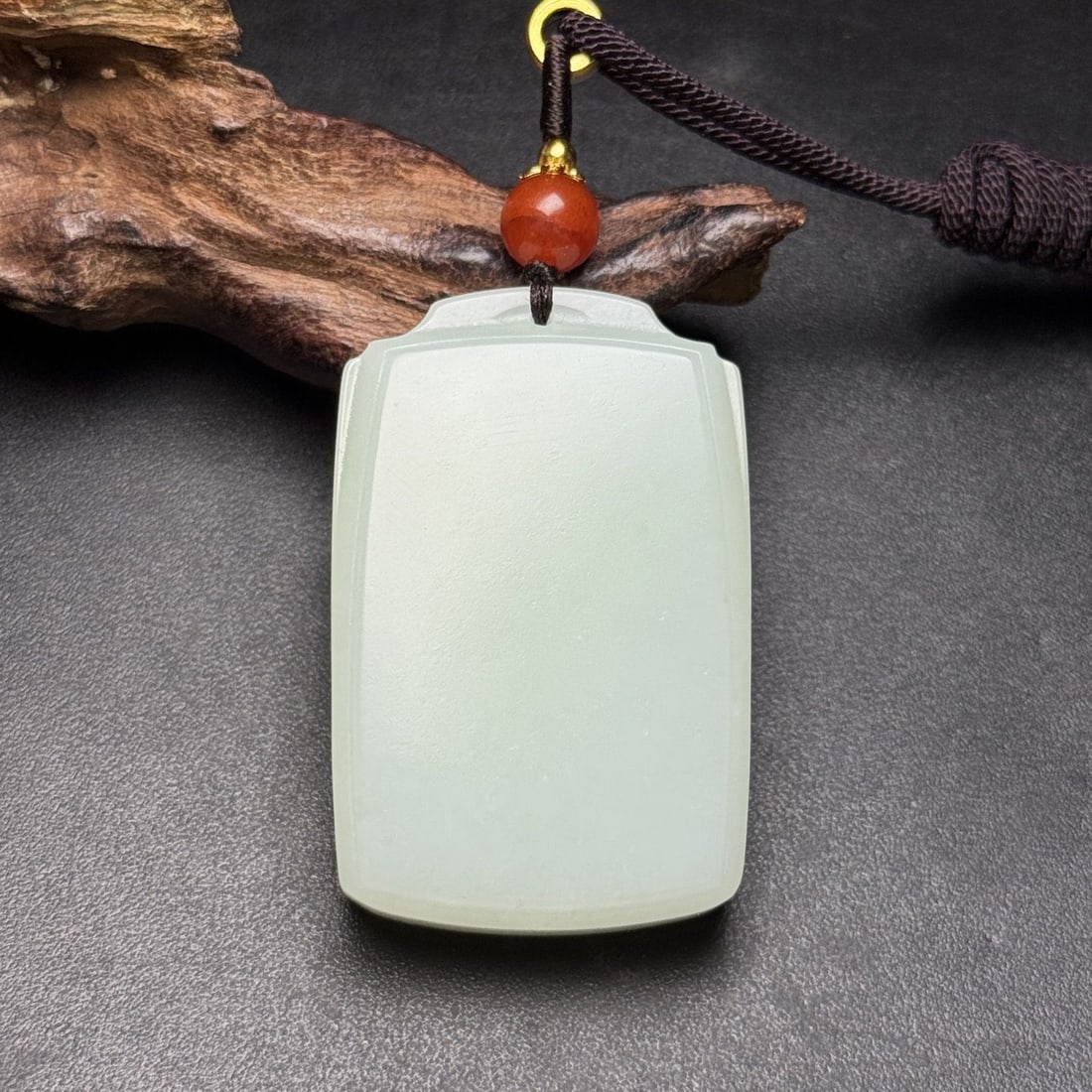 An Exquisite Hotan Jade Plaque: An Exquisite Hotan Jade Plaque,Qing Dynasty,China,Size:1.3inx2inx0.5in,Weight:60g 和田玉牌,中国清代