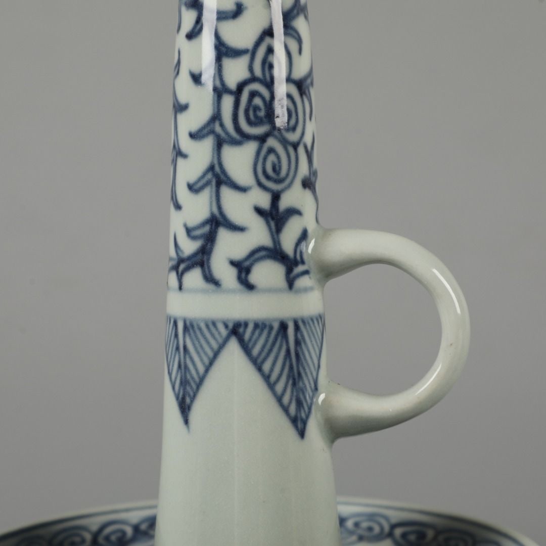 An Exquisite Blue and White Flower Pattern Candlestick - 6