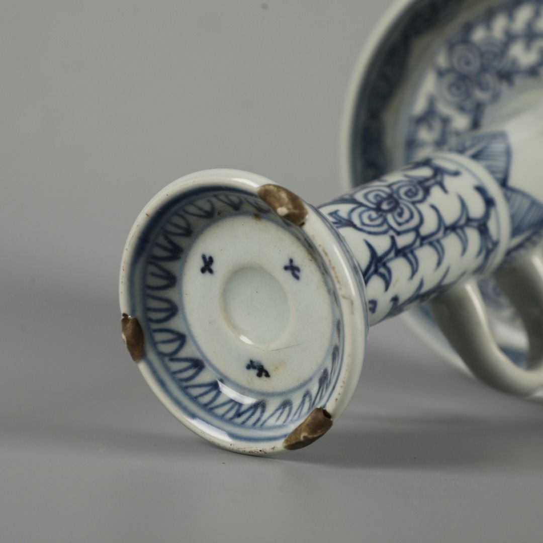 An Exquisite Blue and White Flower Pattern Candlestick - 8