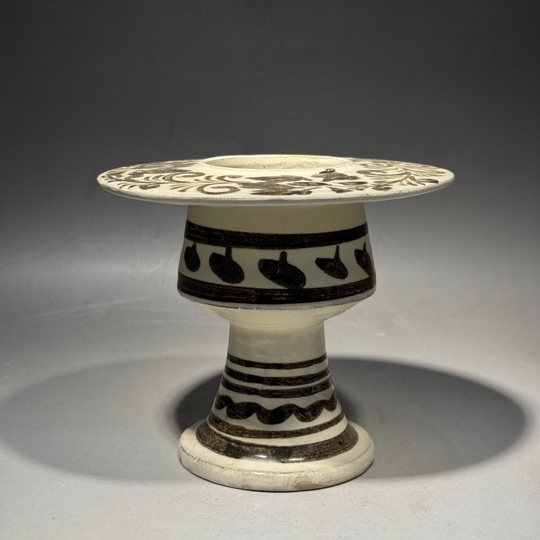 An Exquisite Cizhou Yao White Glazed Brown Color Censer: An Exquisite Cizhou Yao White Glazed Brown Color Censer,Yuan Dynasty, China,Size:4.3inx5.3in 磁州窑白釉褐彩炉,中国元代