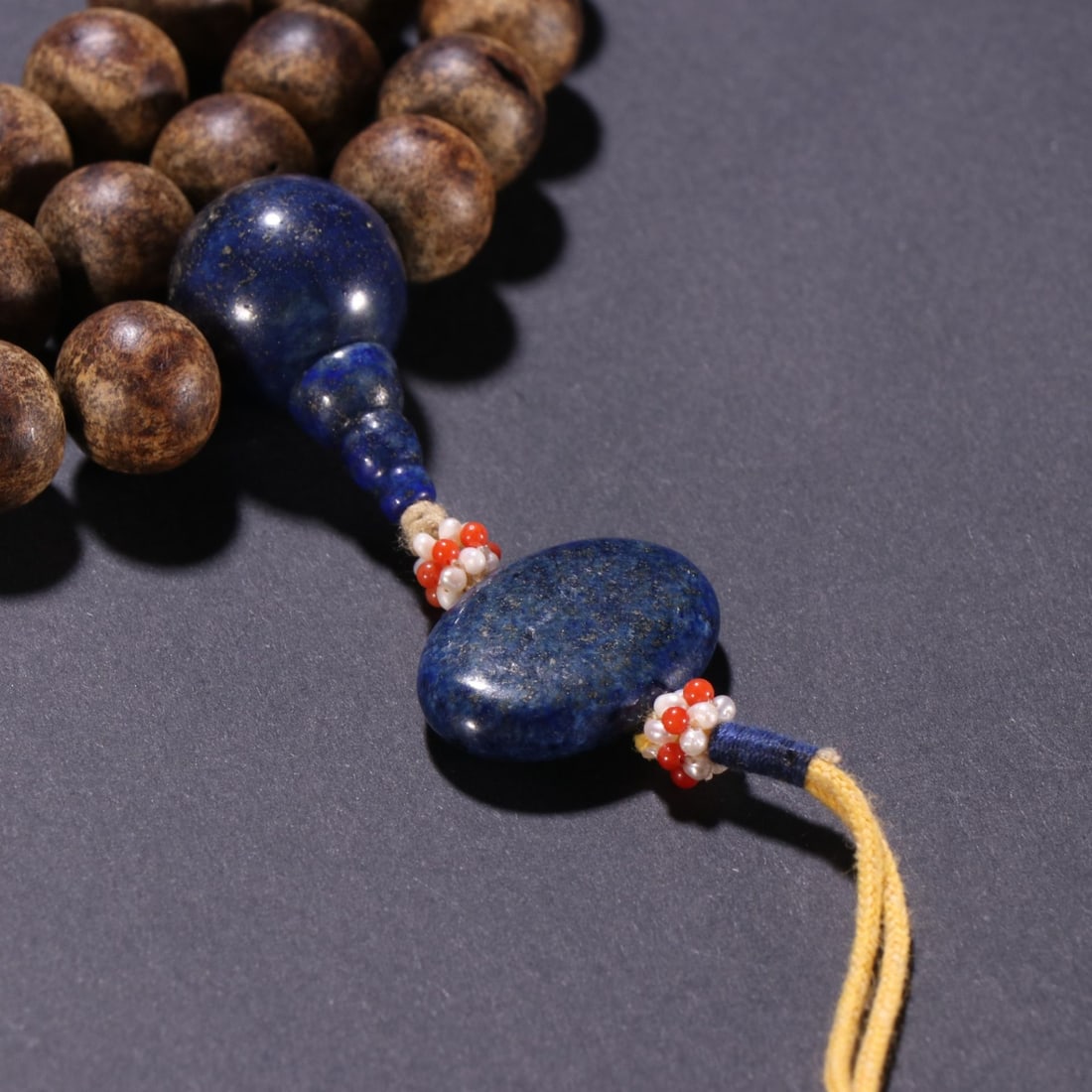 An Exquisite Eaglewood Buddha Bead Hand String - 2